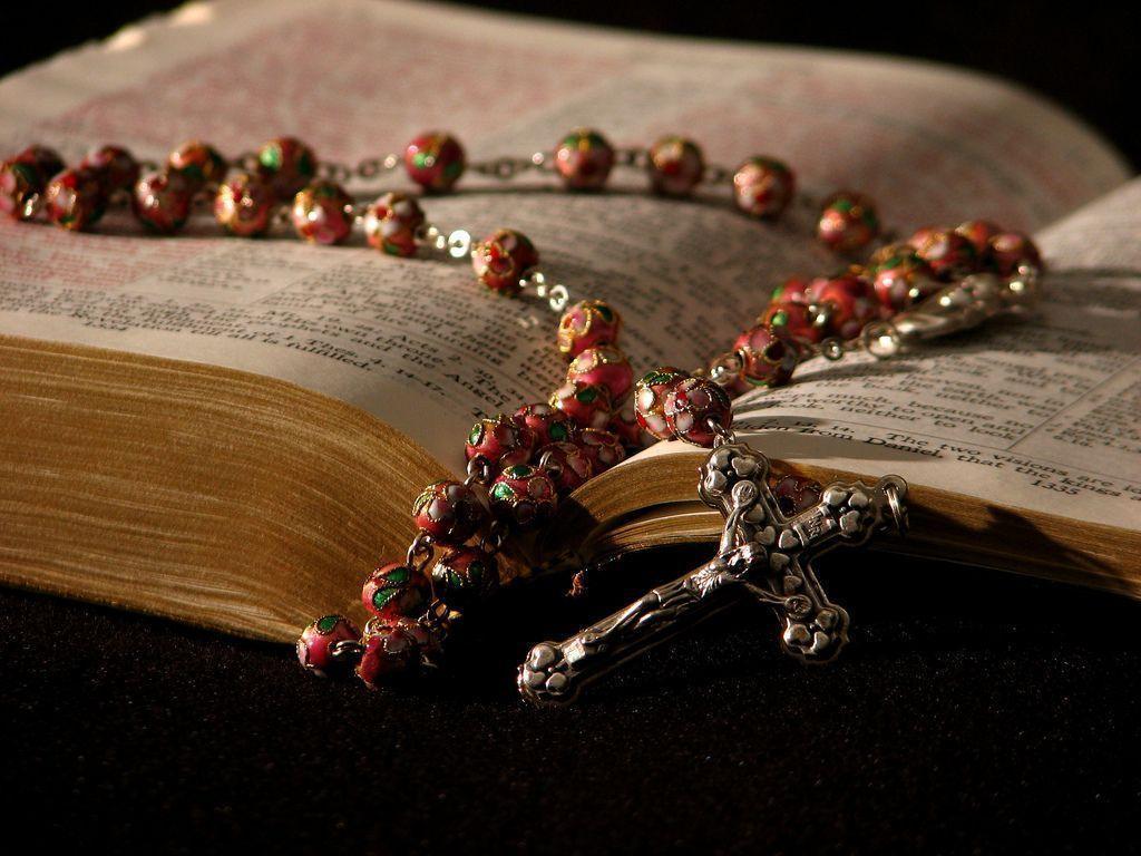 1024x768 Rosary Wallpaper