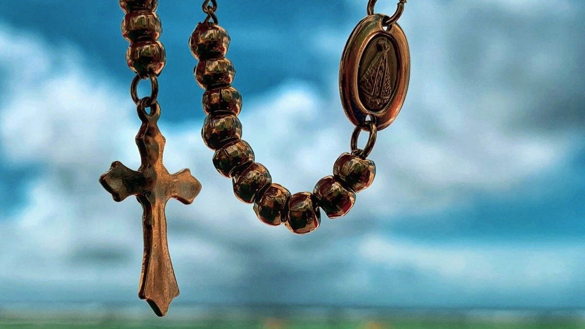 1200x675 Ways to pray the Rosary with a busy schedule