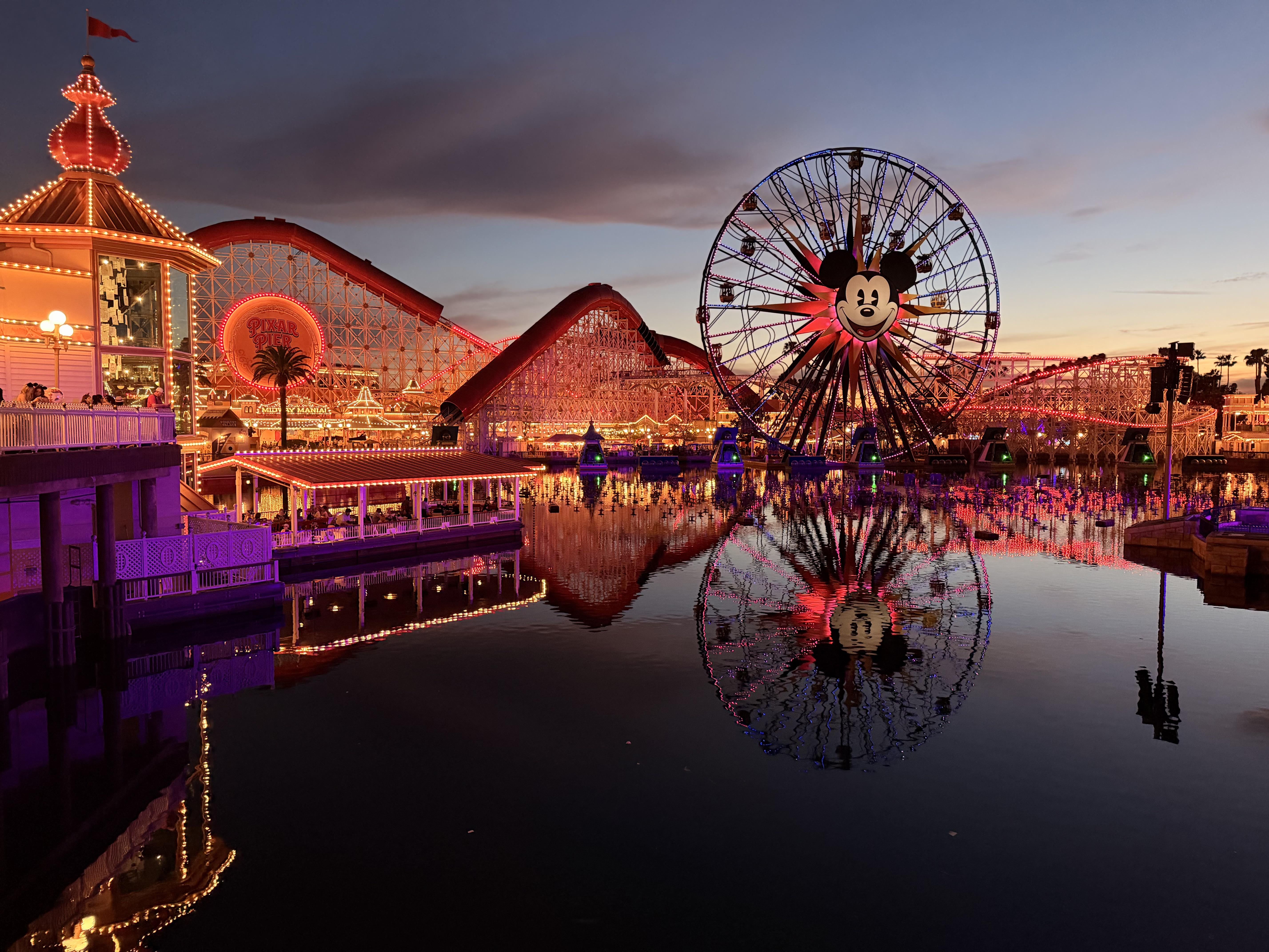 5712x4284 First time seeing the Pixar pier