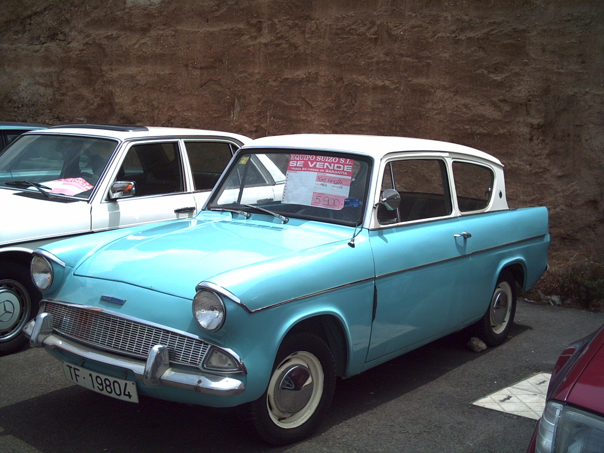2048x1536 Ford Anglia