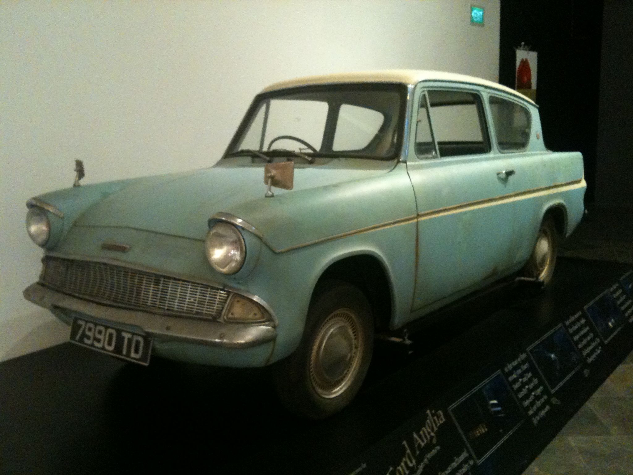 2048x1536 Flying Ford Anglia from Harry Potter and the Chamber of Secrets at the ArtScience Museum, Singapore