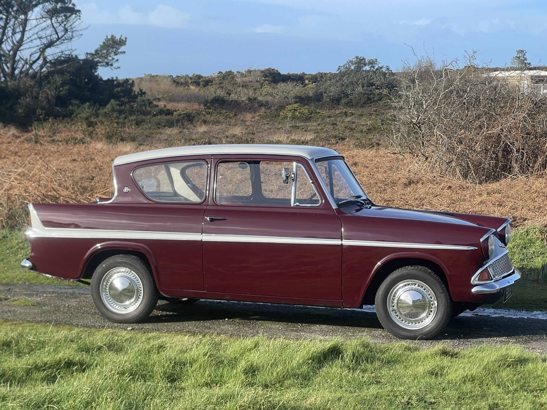 1920x1440 For Sale: Ford Anglia Super (1966) offered for £950