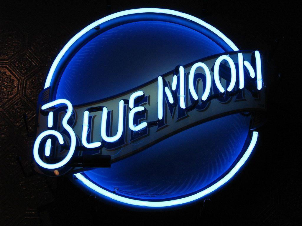 1024x768 Blue Moon neon Sign