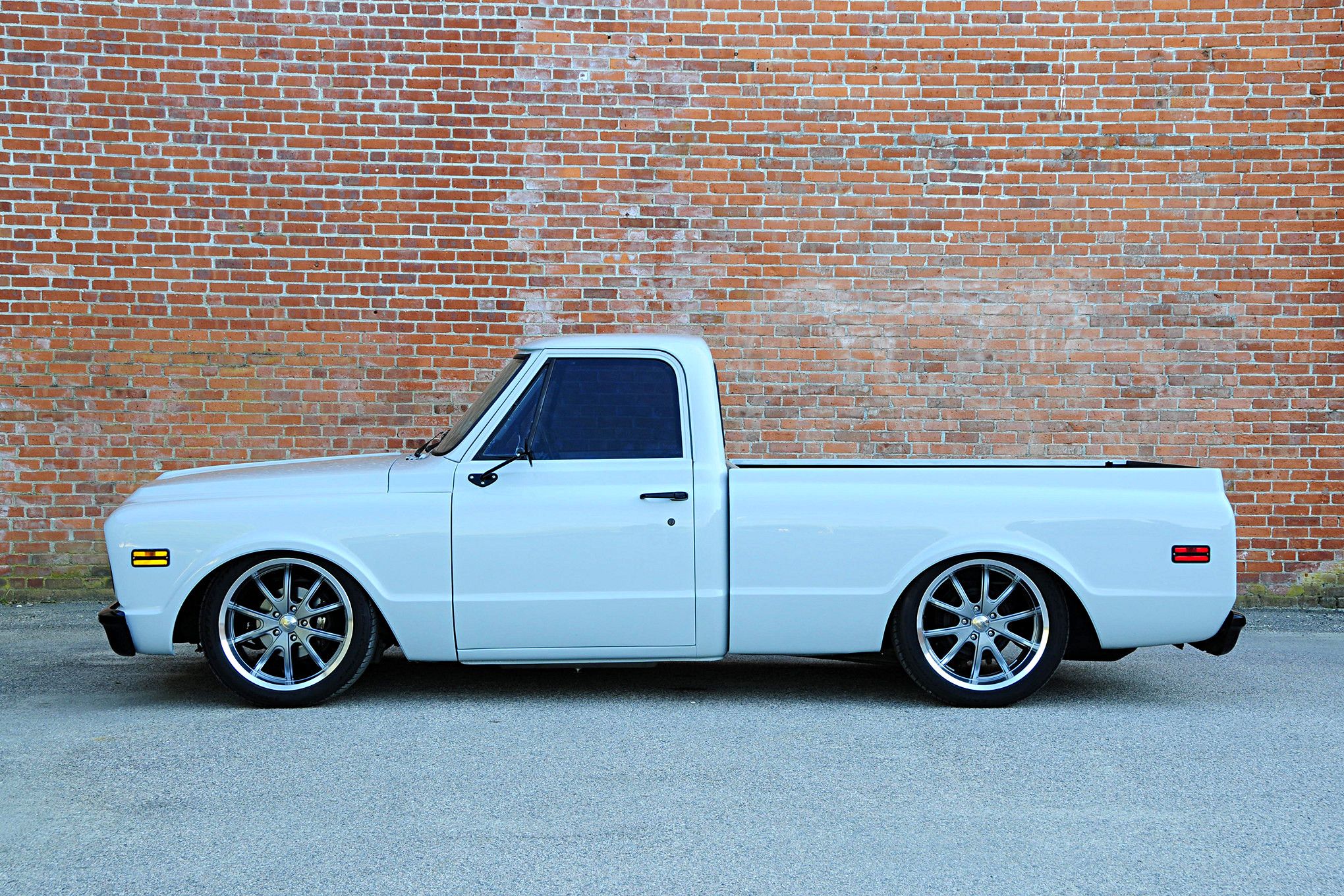 2040x1360 Free 1972 Chevrolet C10 4K Wallpaper & Desktop HD Background for PC