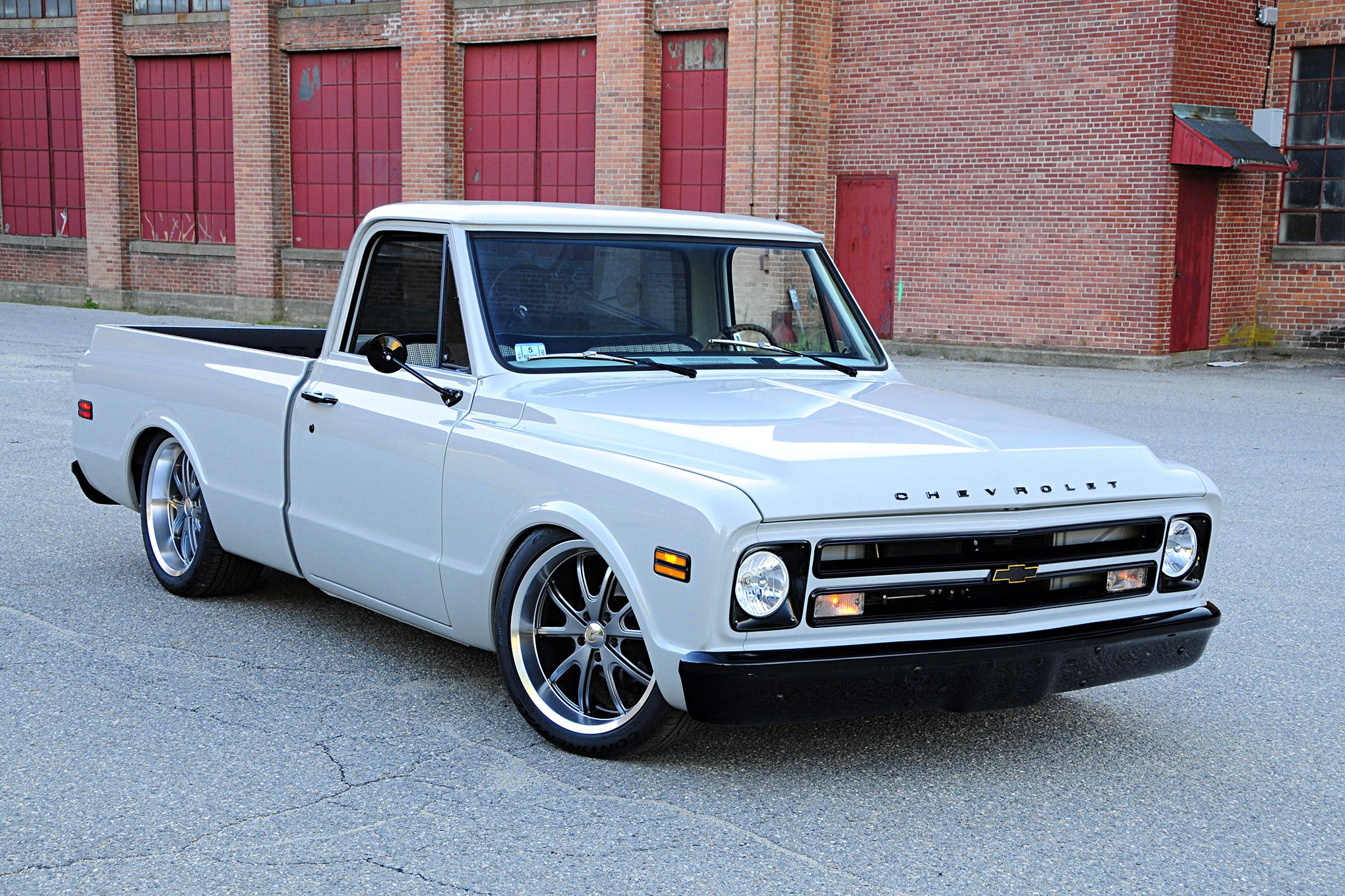 2040x1360 Chevrolet C10 Hot Rod