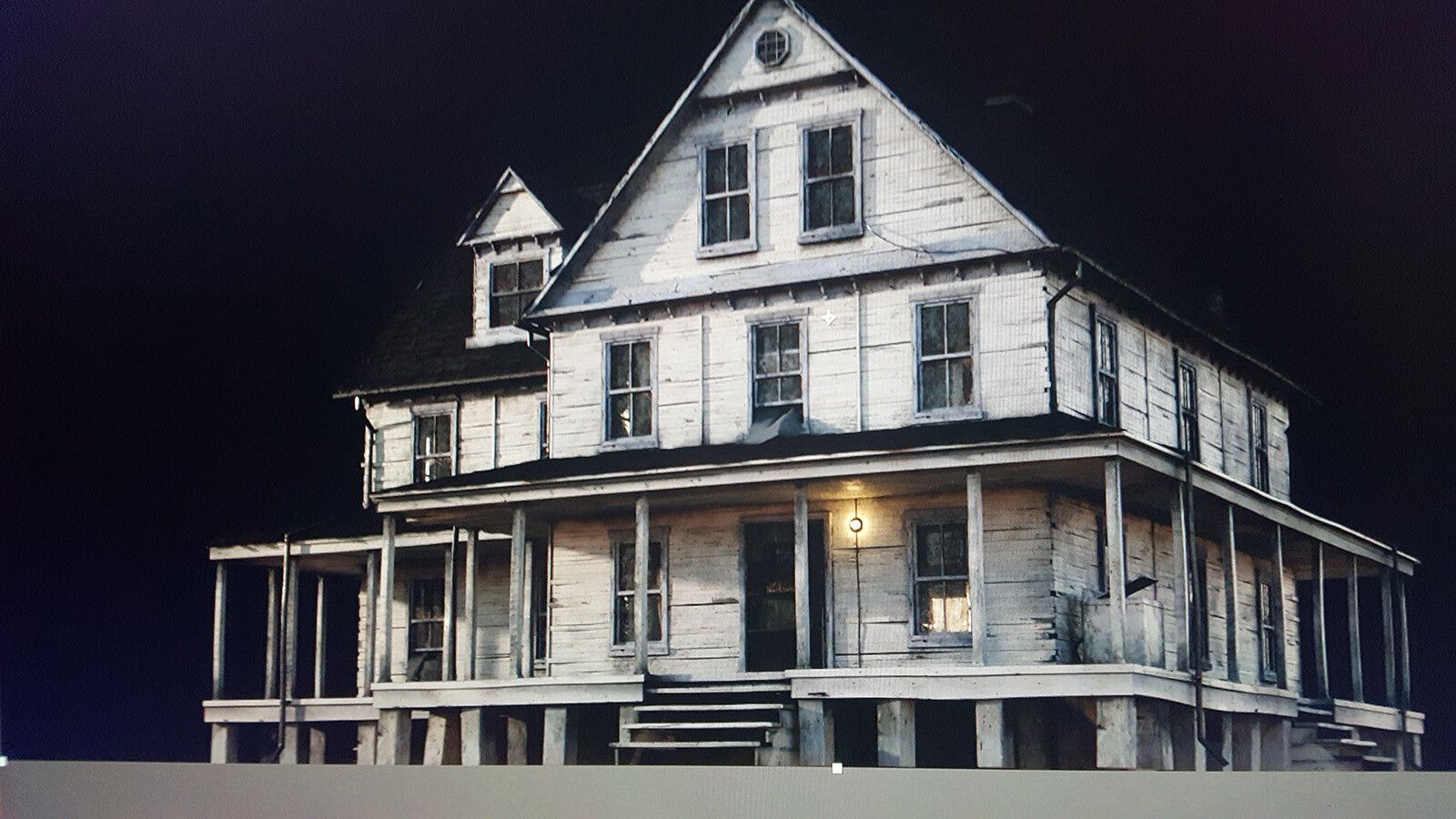 1600x900 3D Cloverfield Lane House Asset