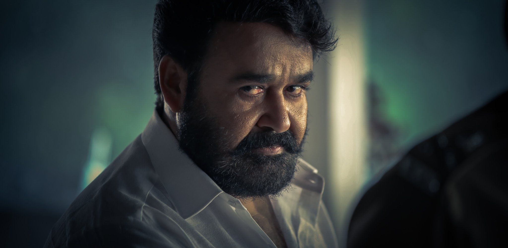 2048x1000 L2: Empuraan Wallpaper