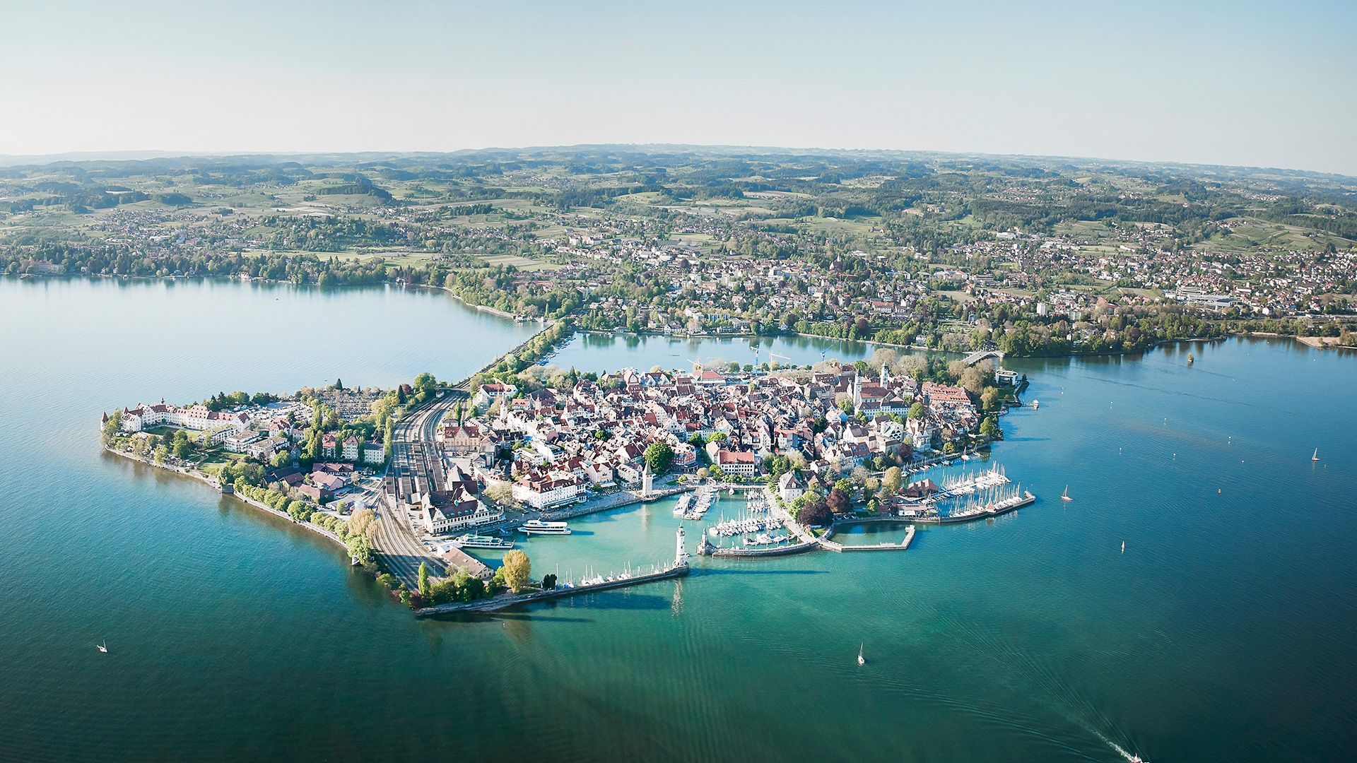 1920x1080 Discover the island & garden town