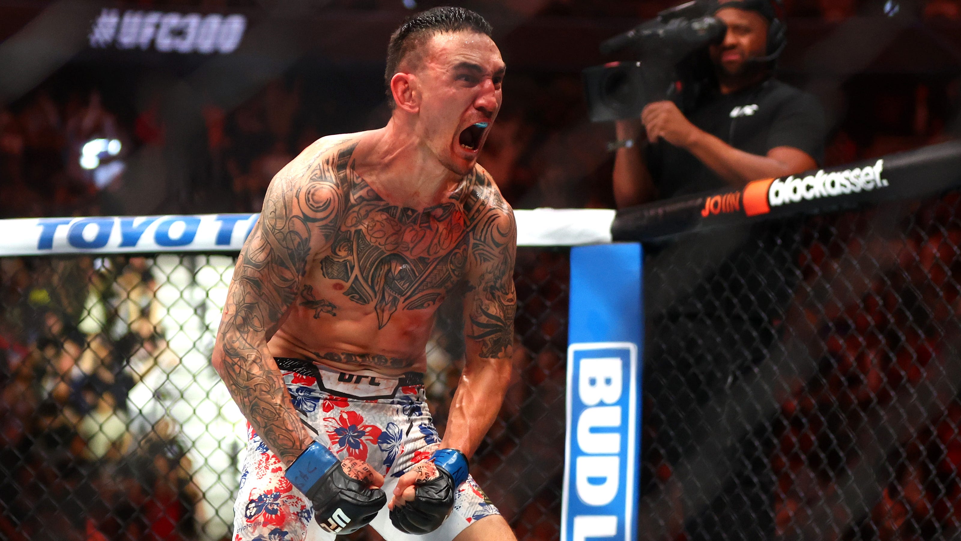 3200x1802 Max Holloway def. Justin Gaethje for 'BMF' title at UFC 300: Best photo
