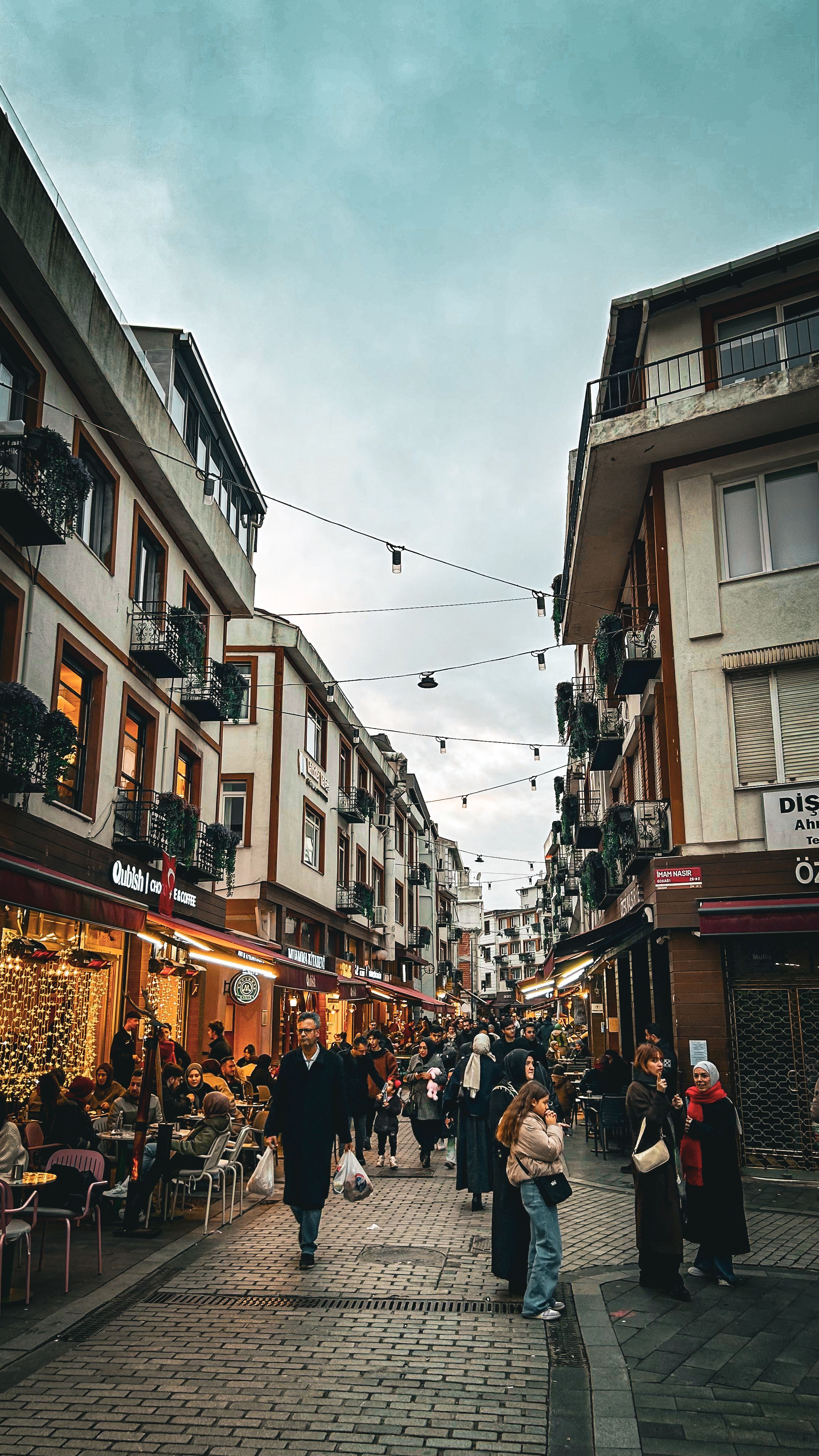 2268x4032 Bustling Middle Eastern Bazaar Market Street Scene · Free