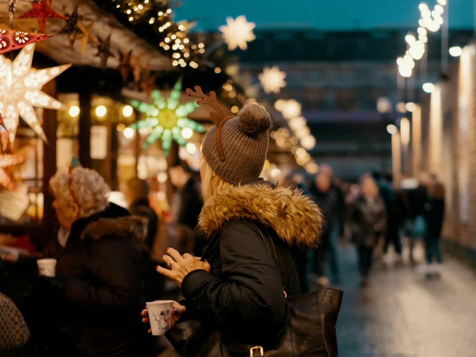 1600x1200 Shop, Stroll & Be Merry: Your Guide to Holiday Markets