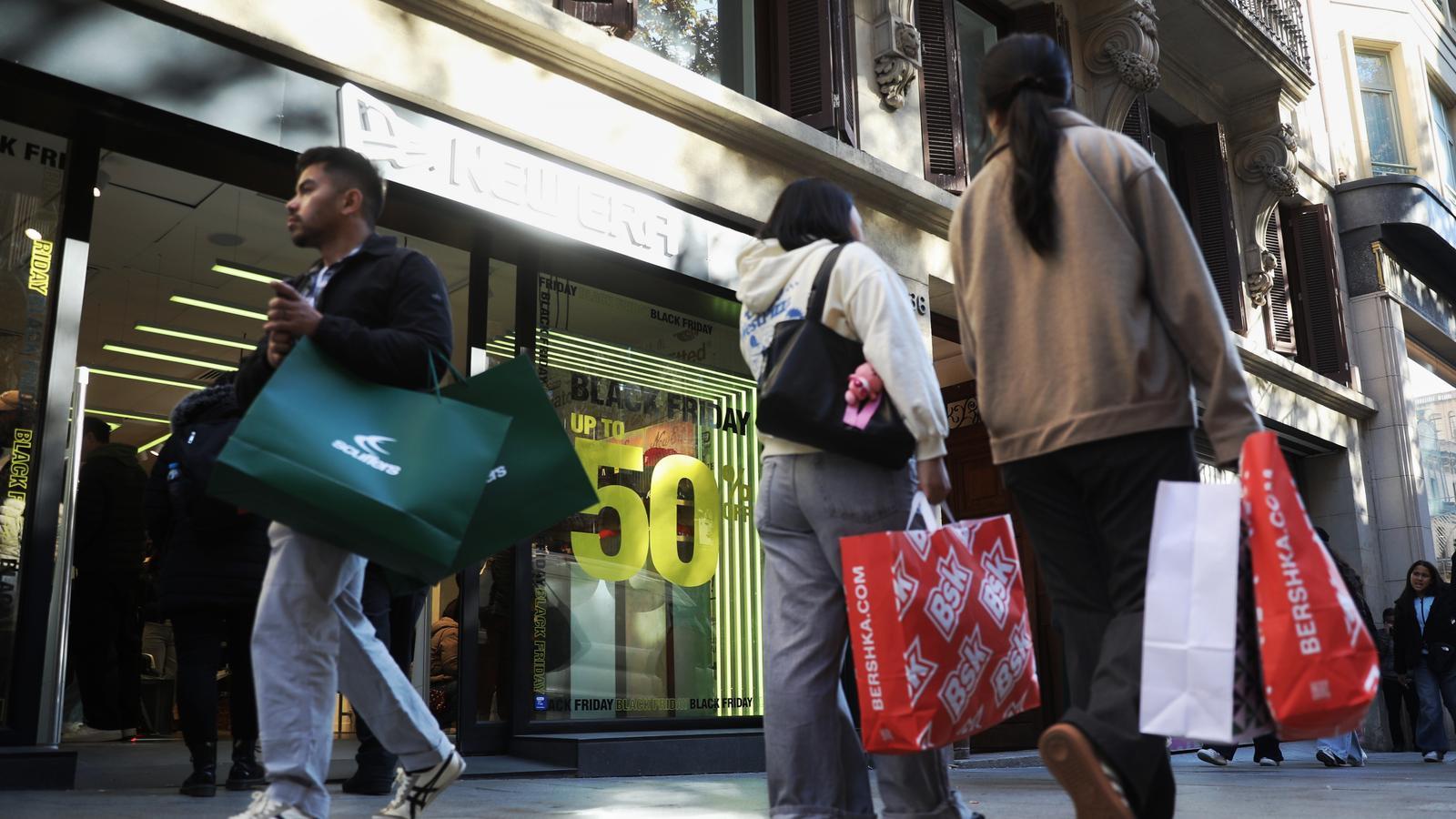 1600x900 Catalonia leads the drop in sales and employment in retail during the summer