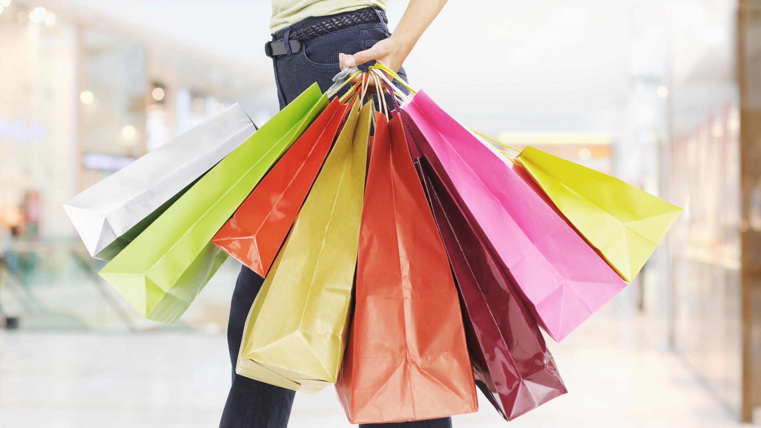 2560x1440 Online Vs. In Person Shopping