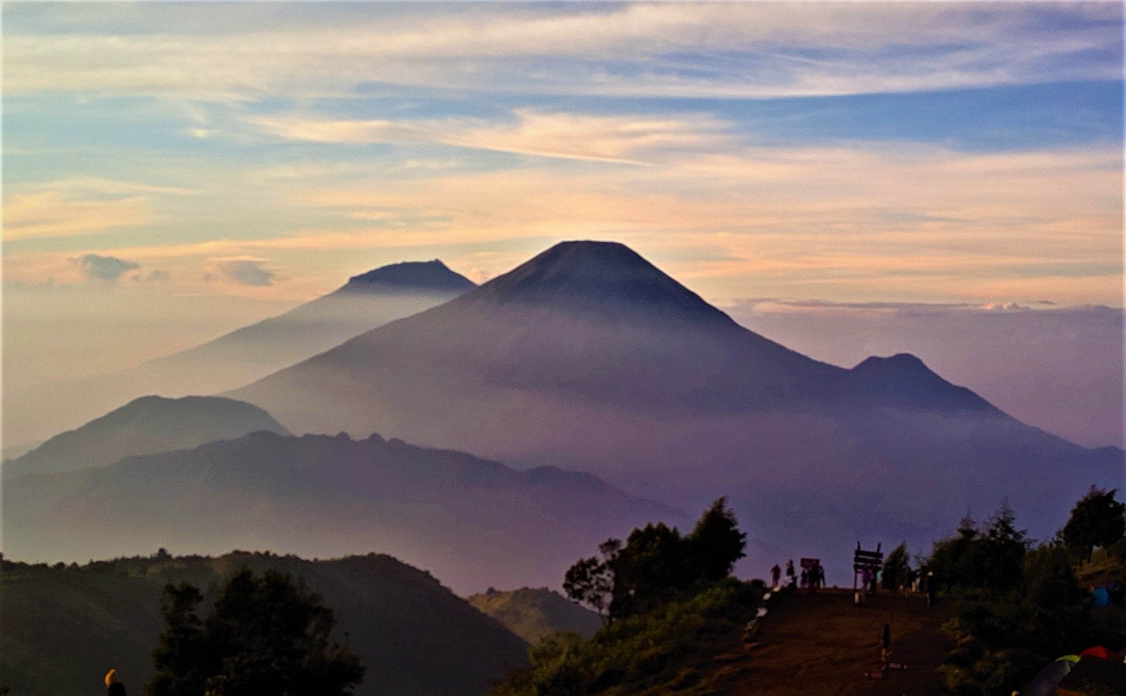 2305x1426 Mount Prau Wallpaper