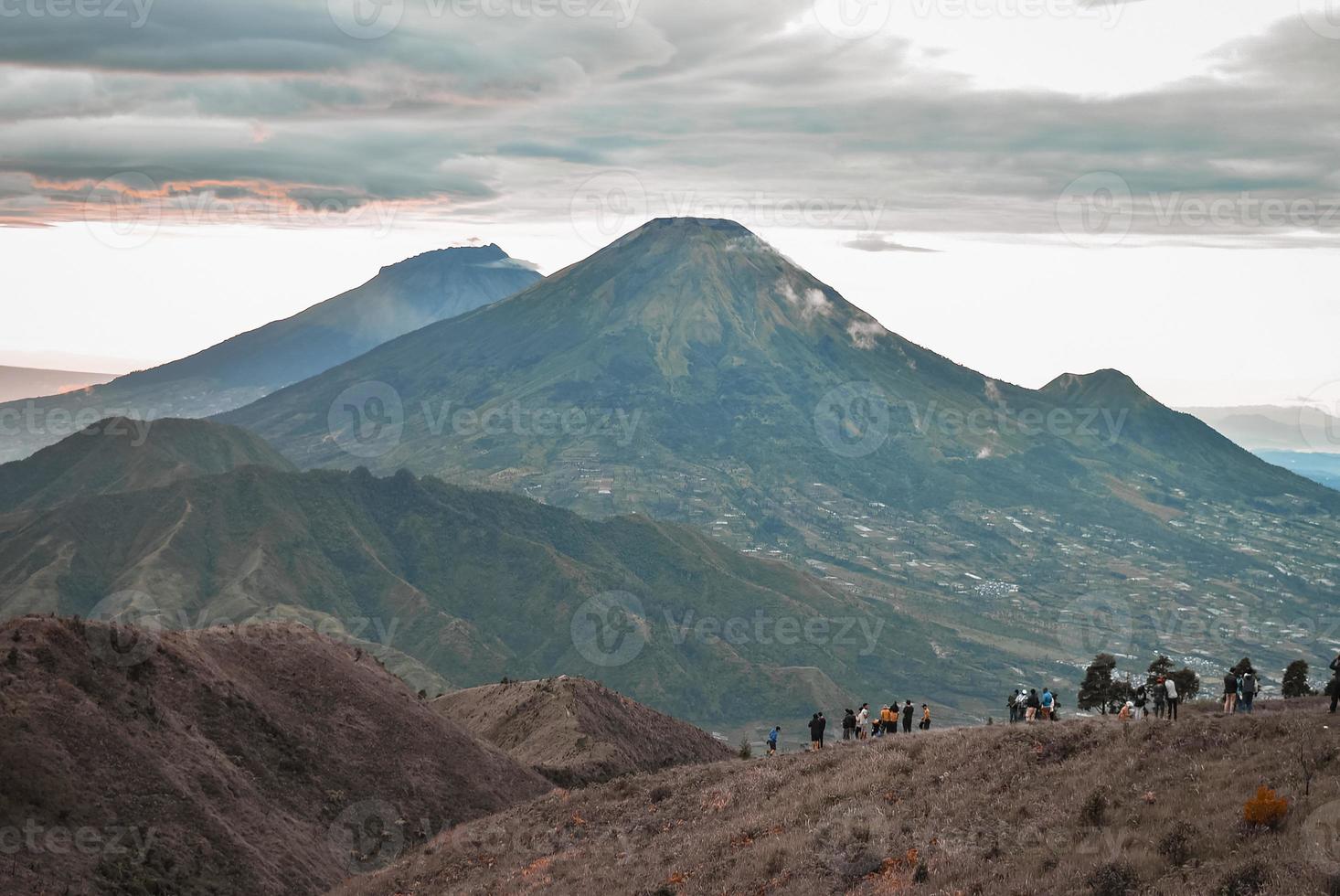 1466x980 Scenic View Of Prau Mountains Indonesia Against Cloudy Sky
