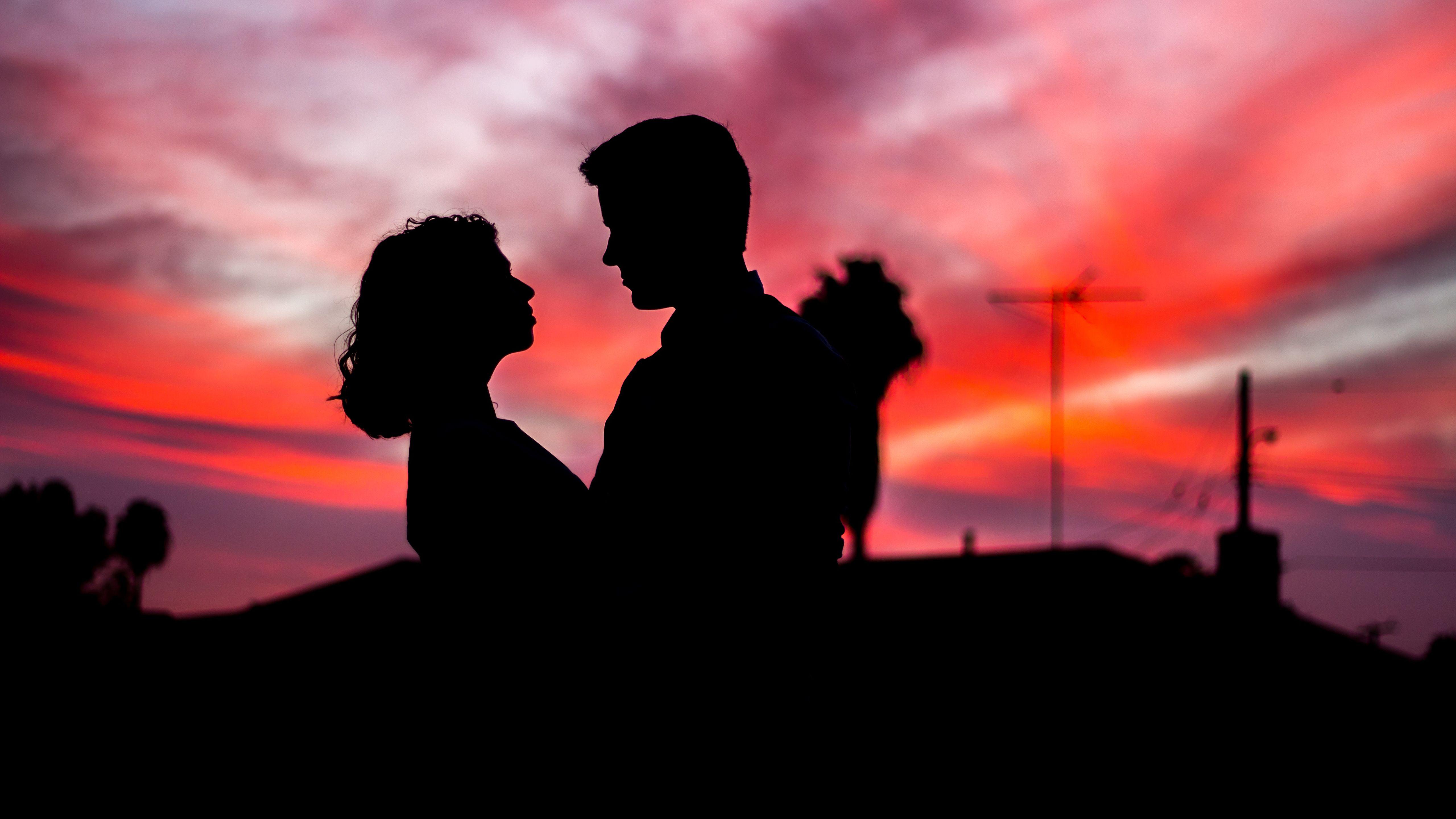 5120x2880 Couple Evening Silhouette Wallpaper