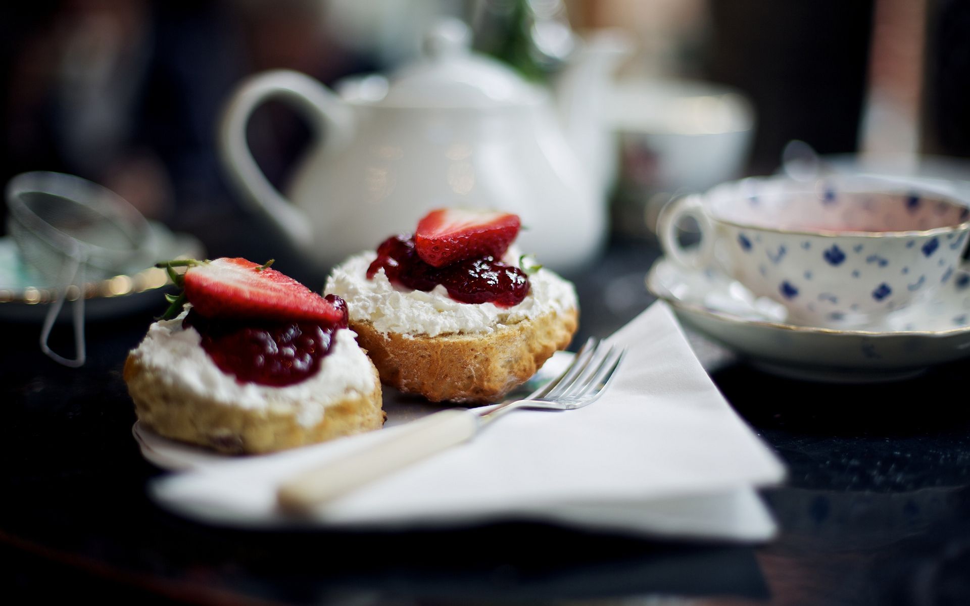 1920x1200 Tea Time Strawberry Scones