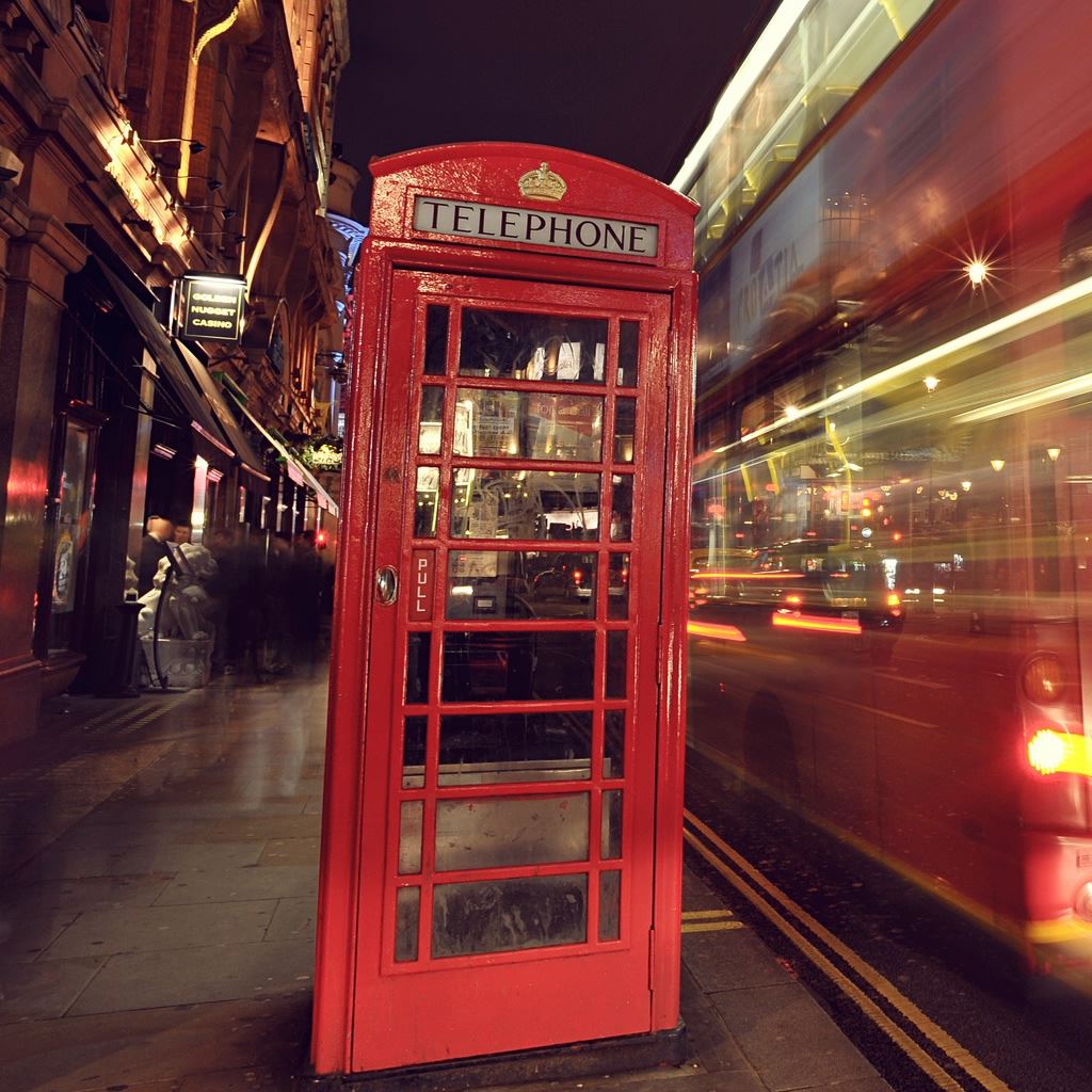 1024x1024 London 2 iPad Wallpaper Free Download