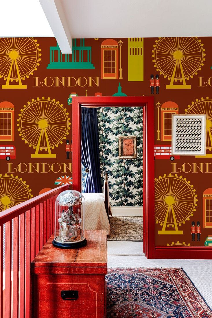 733x1100 Vintage London Iconic Landmarks Patterned Wallpaper in Rich Earthy Tones
