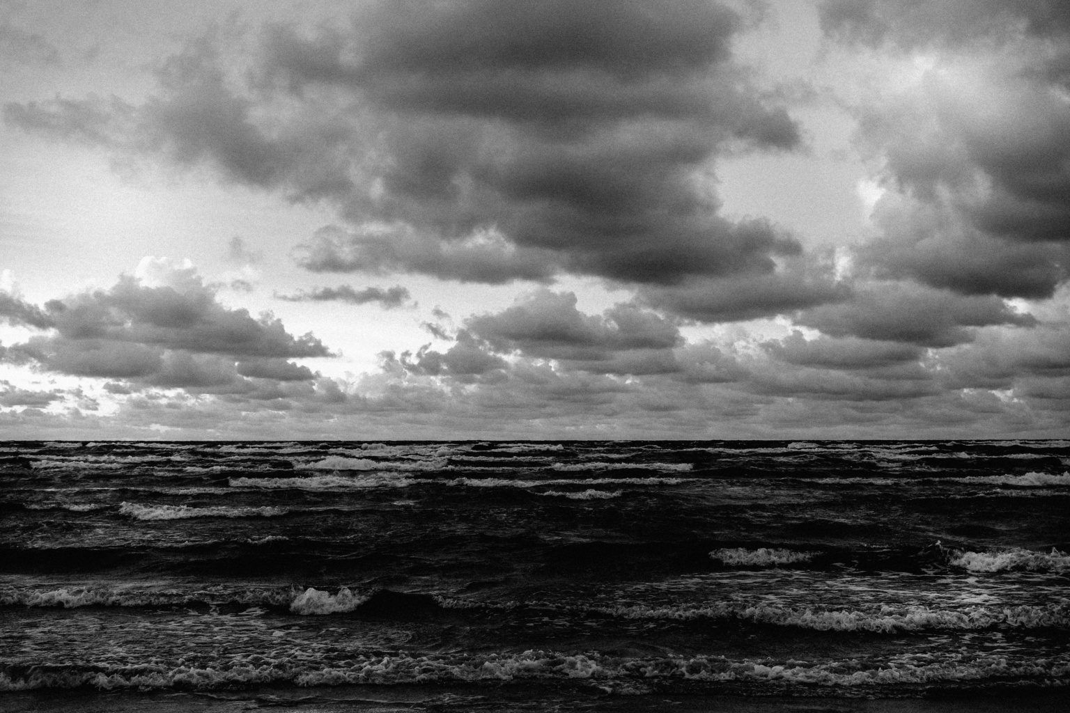 1536x1024 rough sea