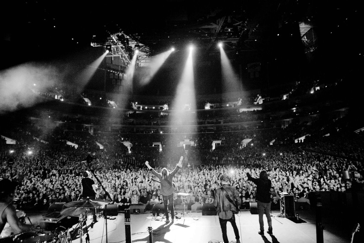 1229x819 Soul Touching Music: Hillsong United Empires
