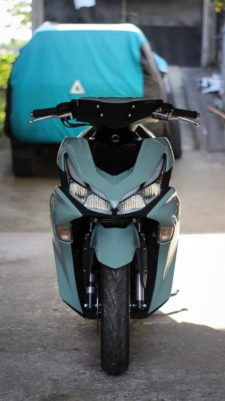 736x1310 Desain Belakang Motor di Garasi. Aerox v Nvx 155 yamaha wallpaper, Wallpaper vario