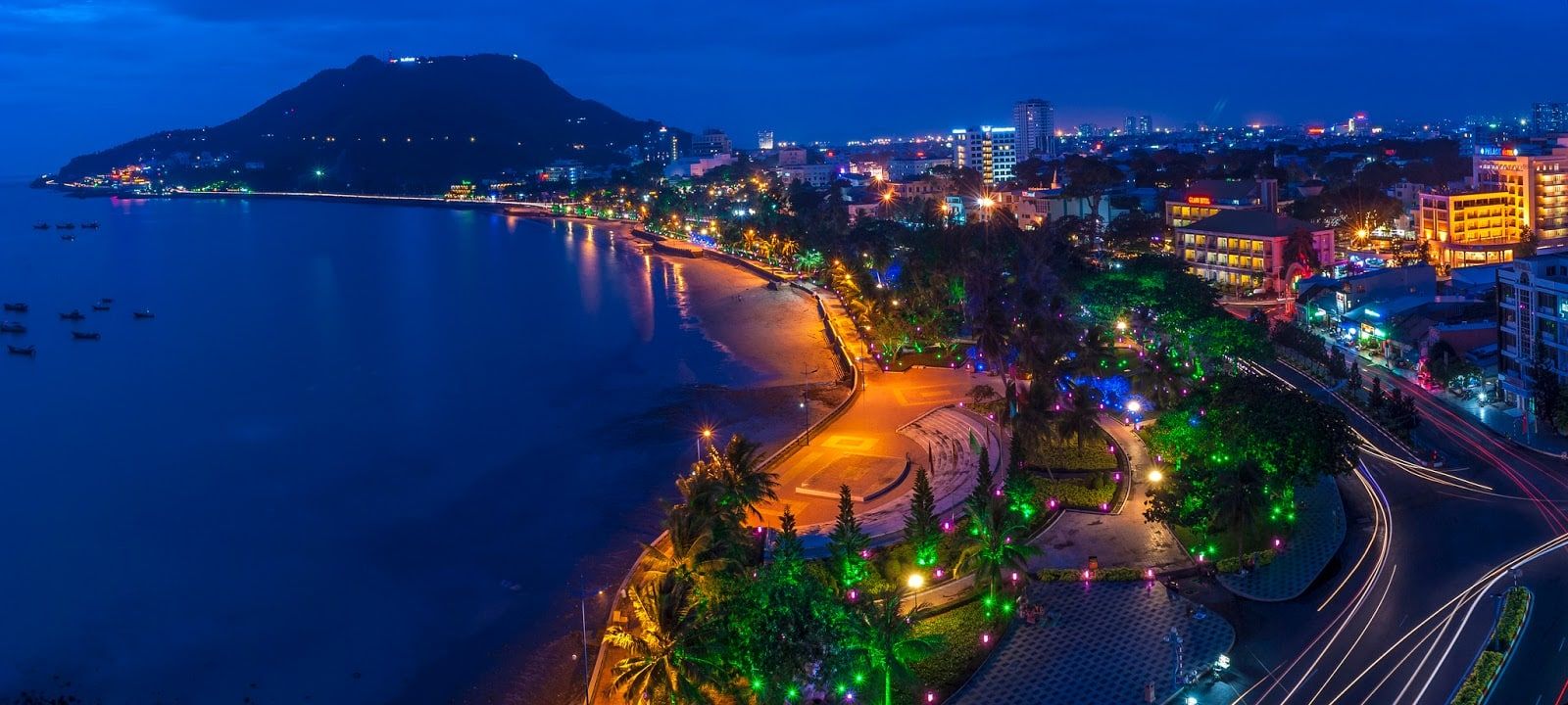 1600x720 What to Eat in Vung Tau? Addresses of Delicious Dishes in Vung Tau 2022 You Must Try! Lịch Độc Đáo Huấn Luyện & Xây Dựng Văn Hóa Doanh Nghiệp