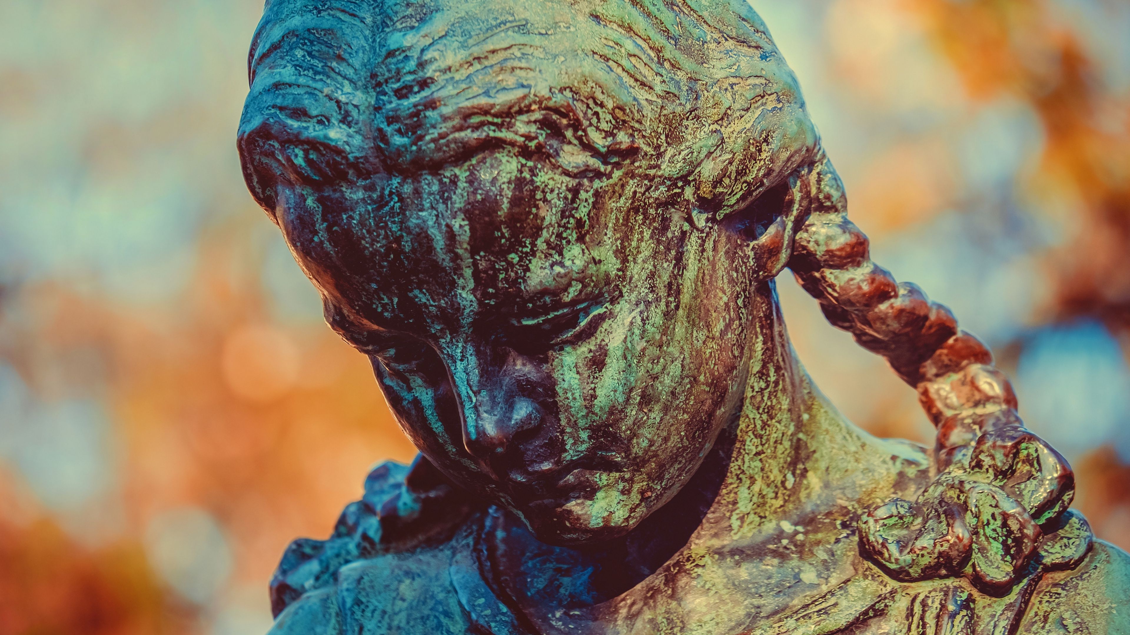 3840x2160 Download wallpaper 3840x2160 sculpture, bronze, girl, face 4k uhd 16:9 HD background