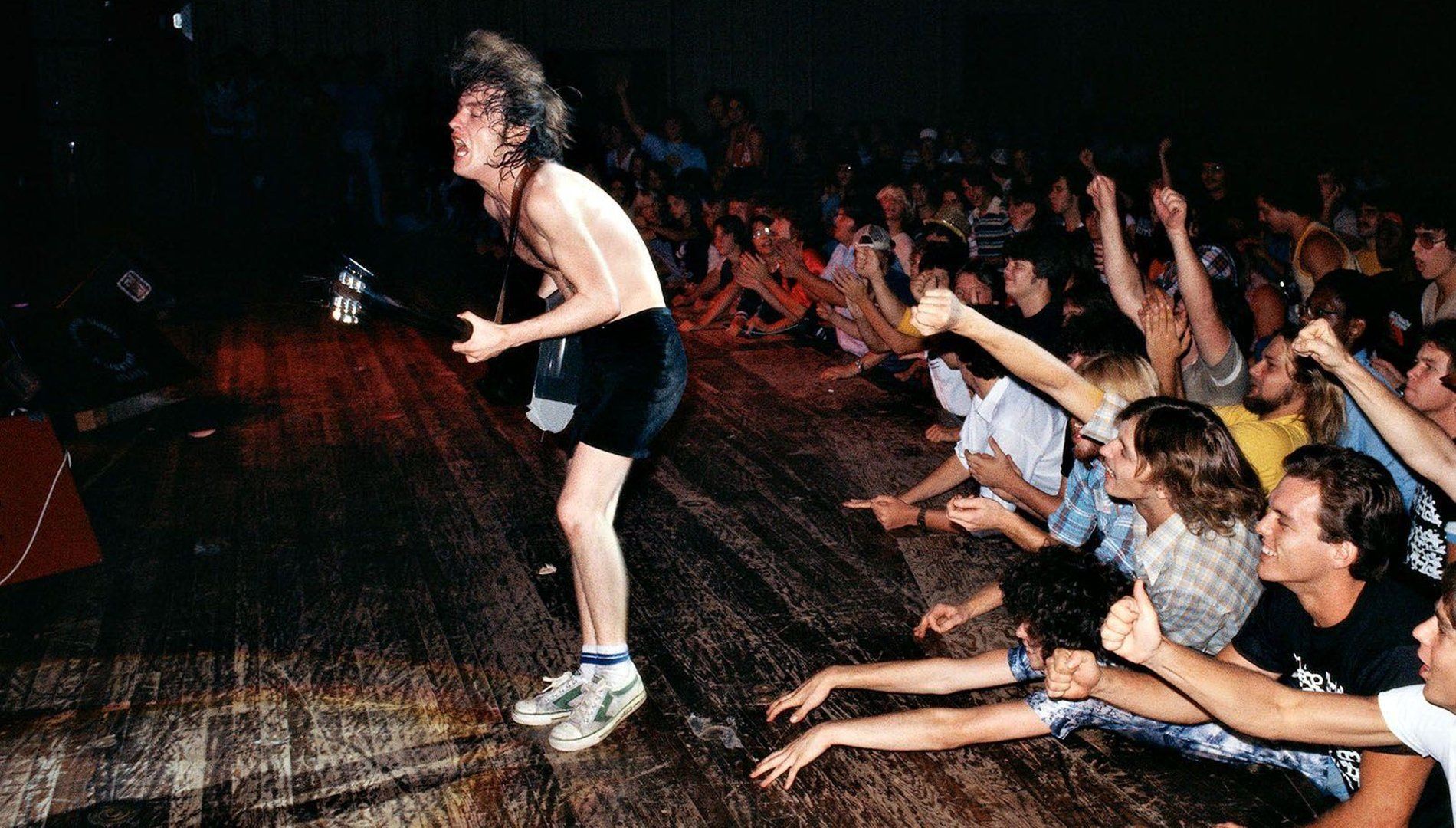 1900x1080 Angus Young Live: Iconic AC DC Concert HD Wallpaperx1080