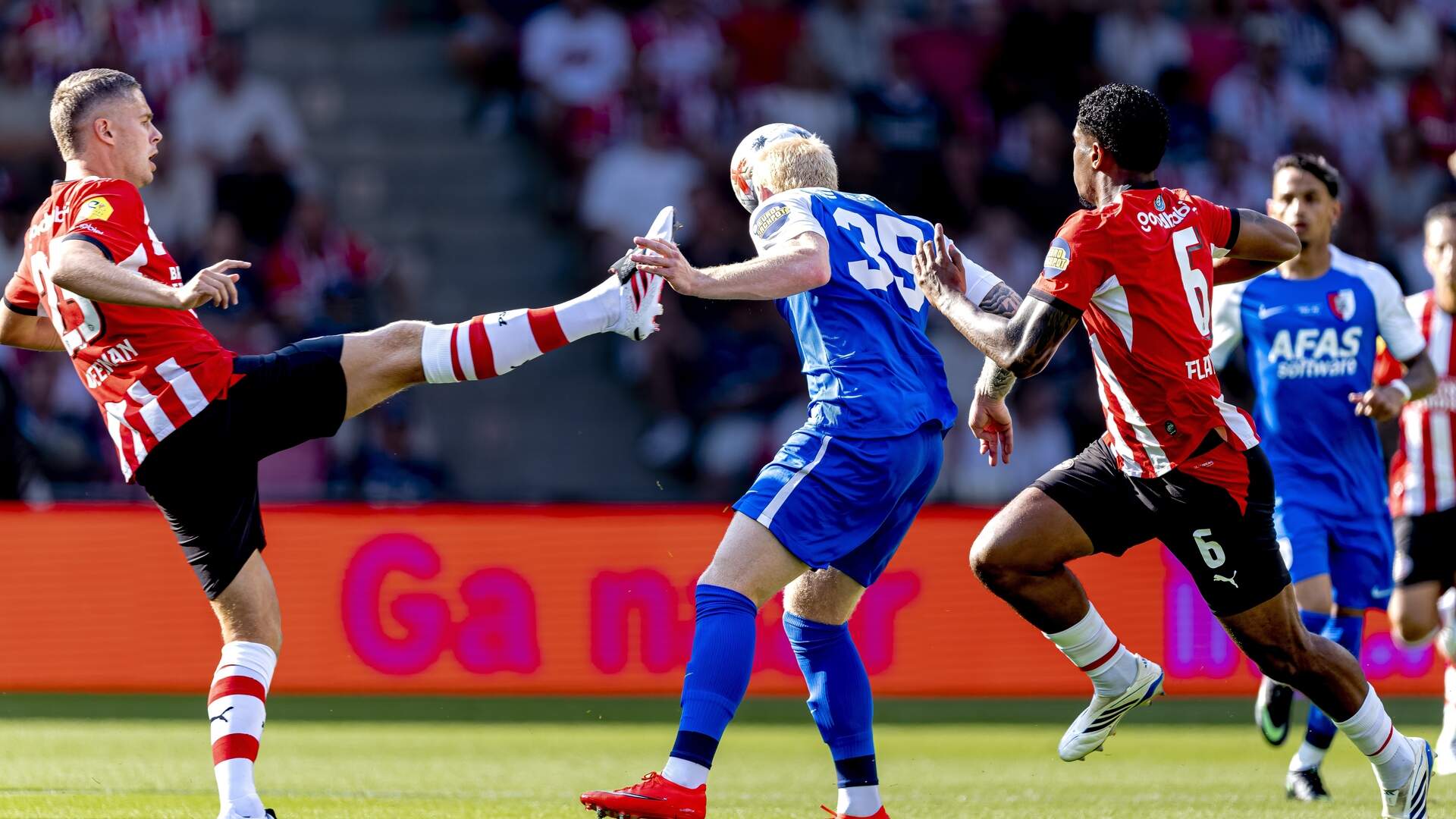 1920x1080 Rode kaart Joey Veerman: dreigt extra schorsing bij PSV?