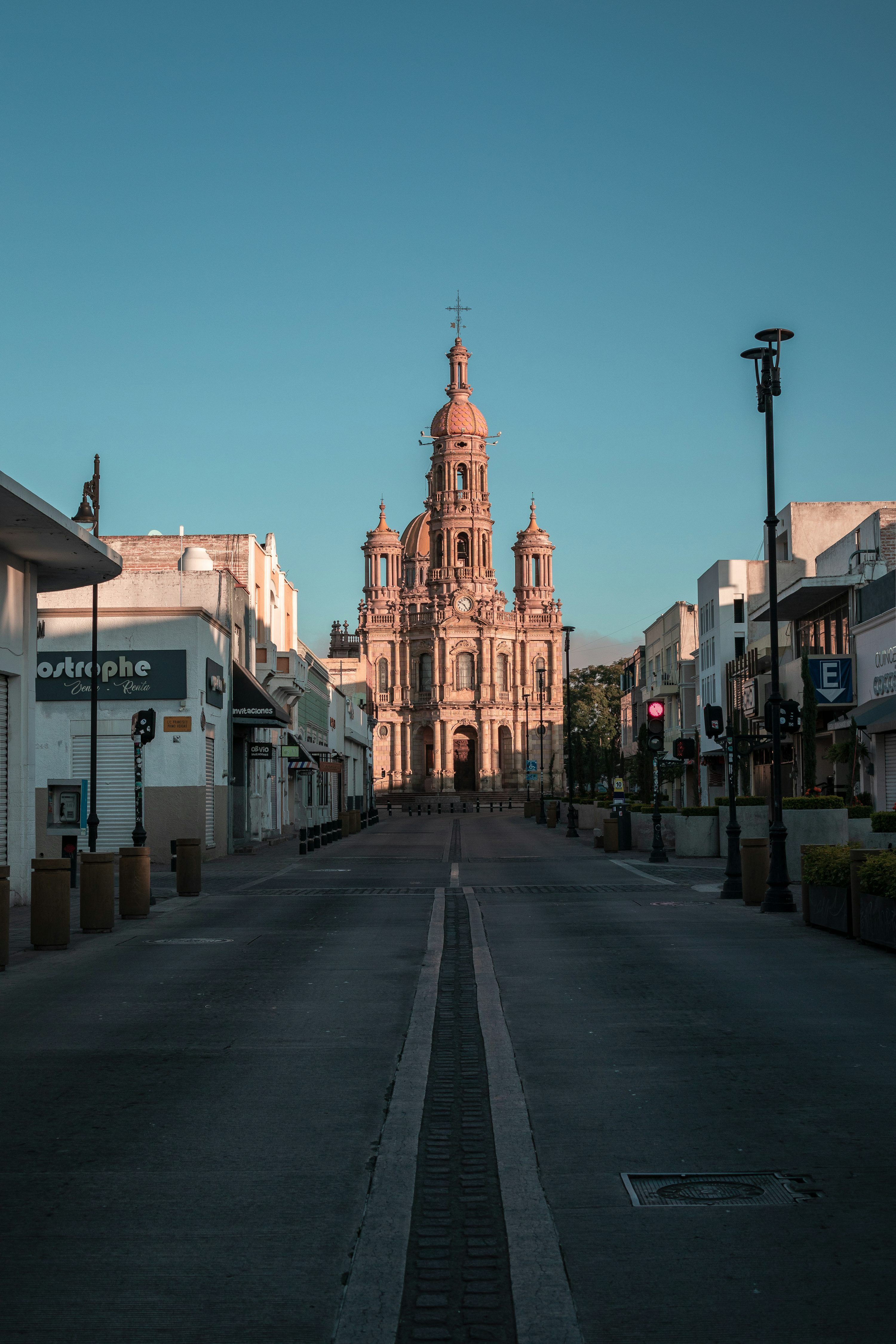 3000x4500 A city street with a large building in the background