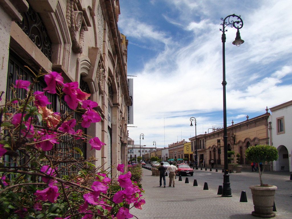 1024x768 Street. Aguascalientes The City of Details. Hidrocálido