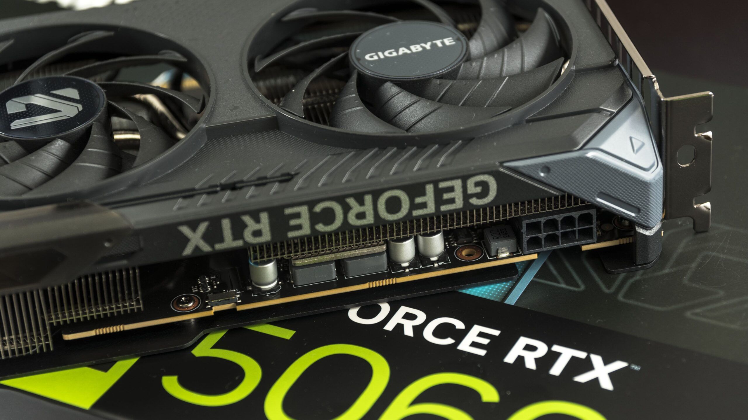 2560x1440 Gigabyte GeForce RTX 5060 Gaming OC 8GB: 8 GB Is Tight