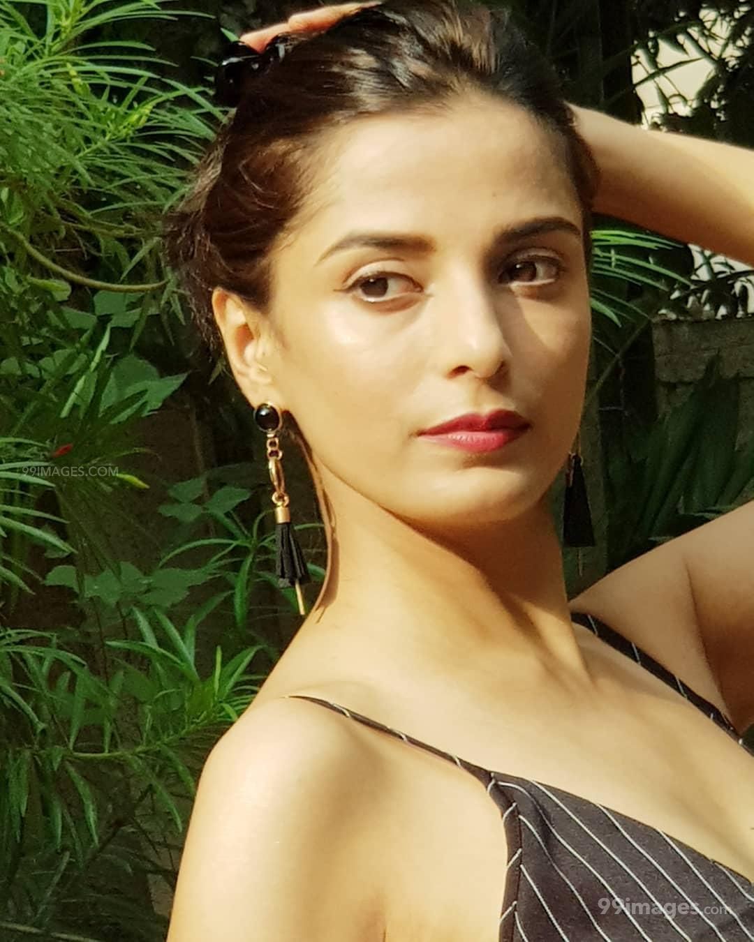 1080x1350 Pooja Sharma Wallpaper