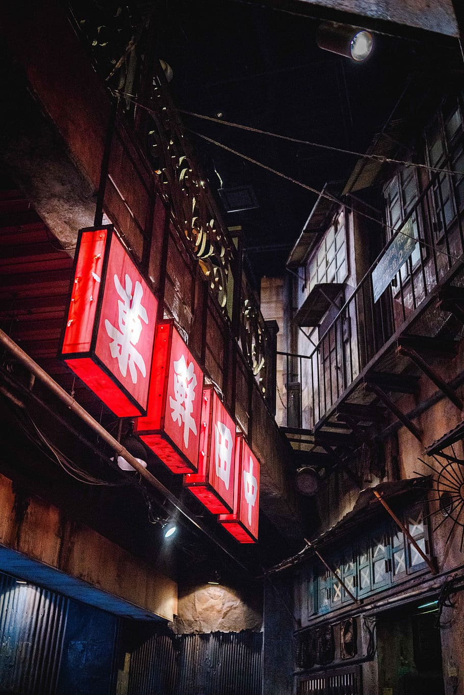 910x1364 red, kanji, text light signage, building, window, light, neon, japanese