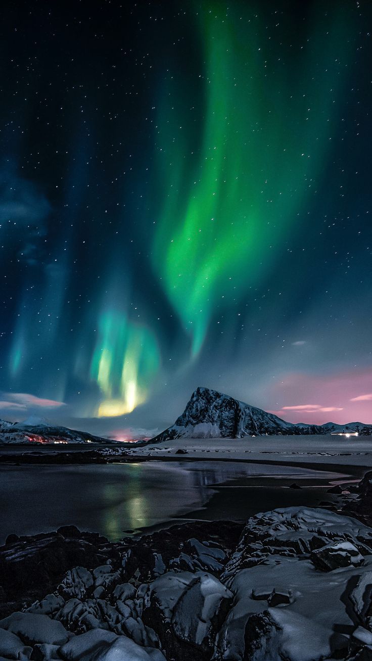 736x1308 Norway: Discover the natural wonder that is the Northern Lights