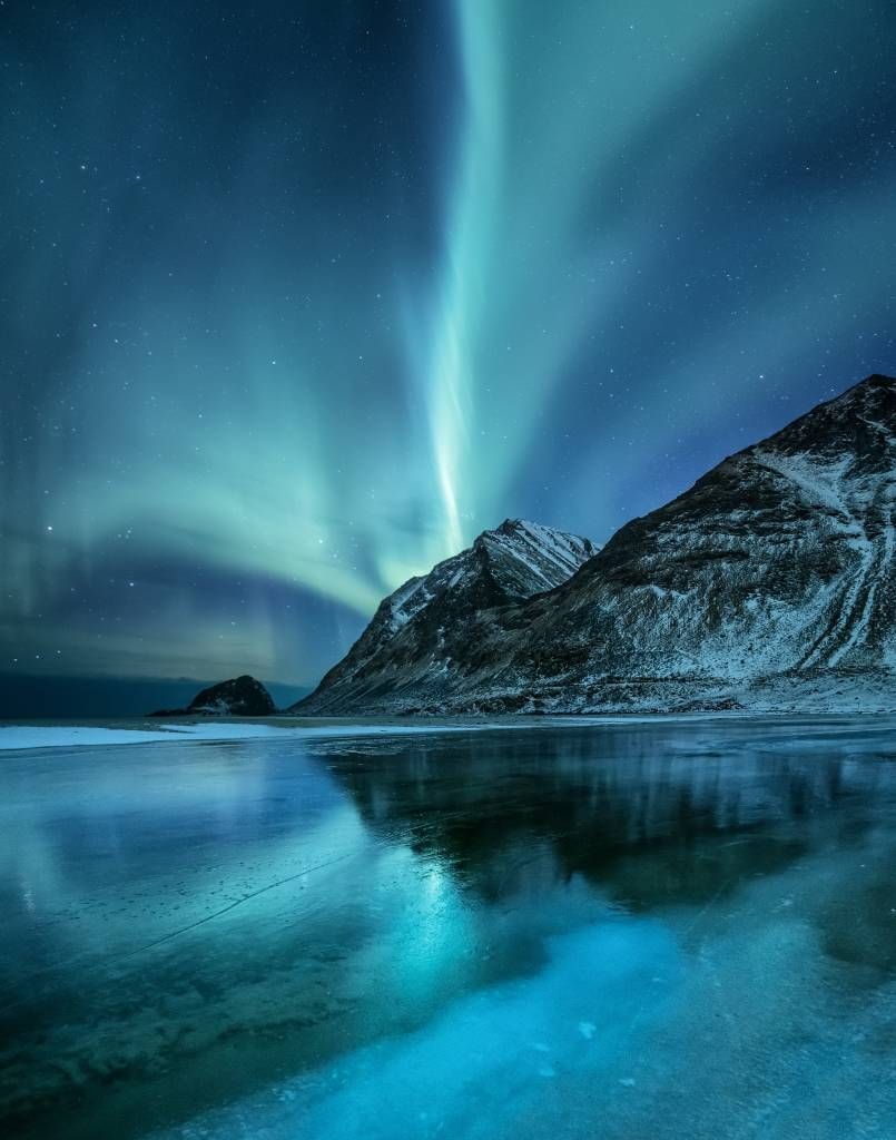 805x1024 Blue northern lights
