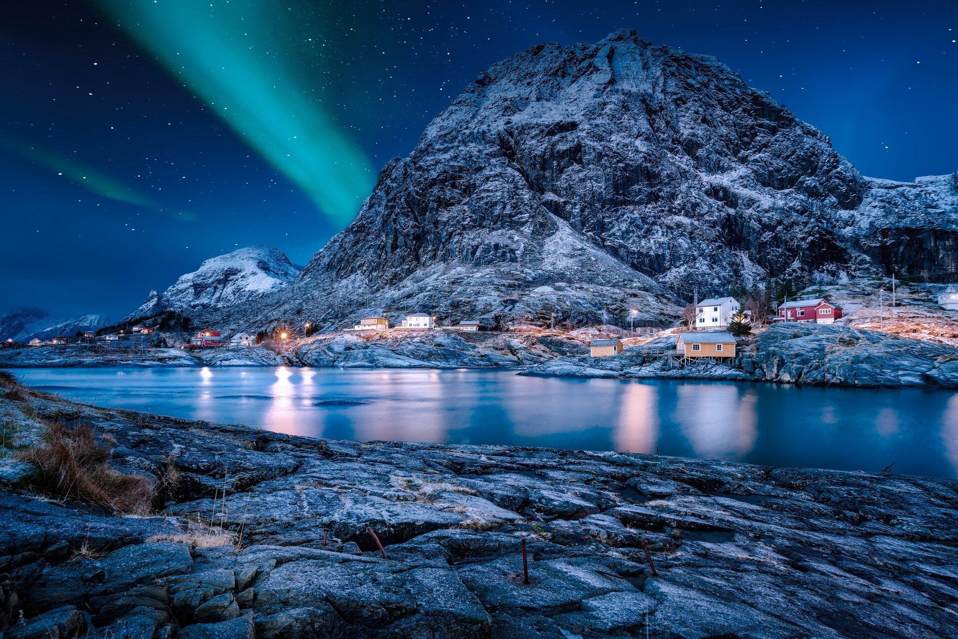 1920x1280 Best time and place to see the Northern Lights in Norway
