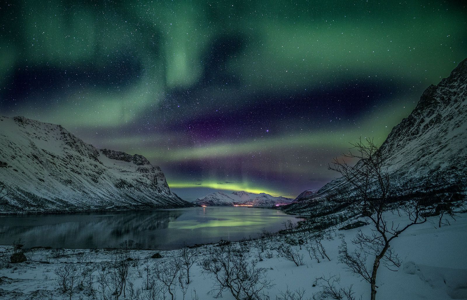1600x1027 Aurora Borealis Jagd