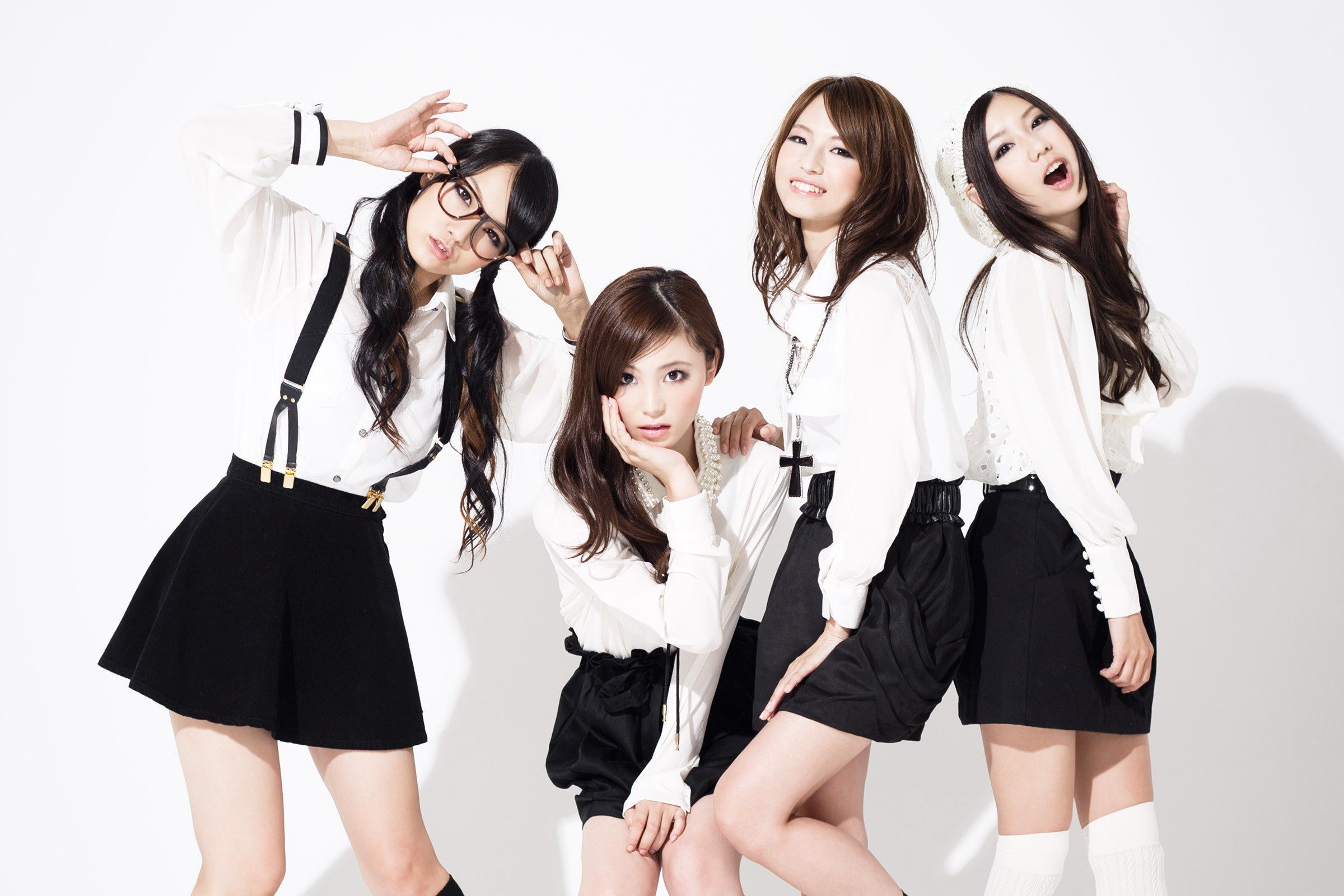 2400x1600 Scandal Stage: Energetic Music HD Wallpaperx1600