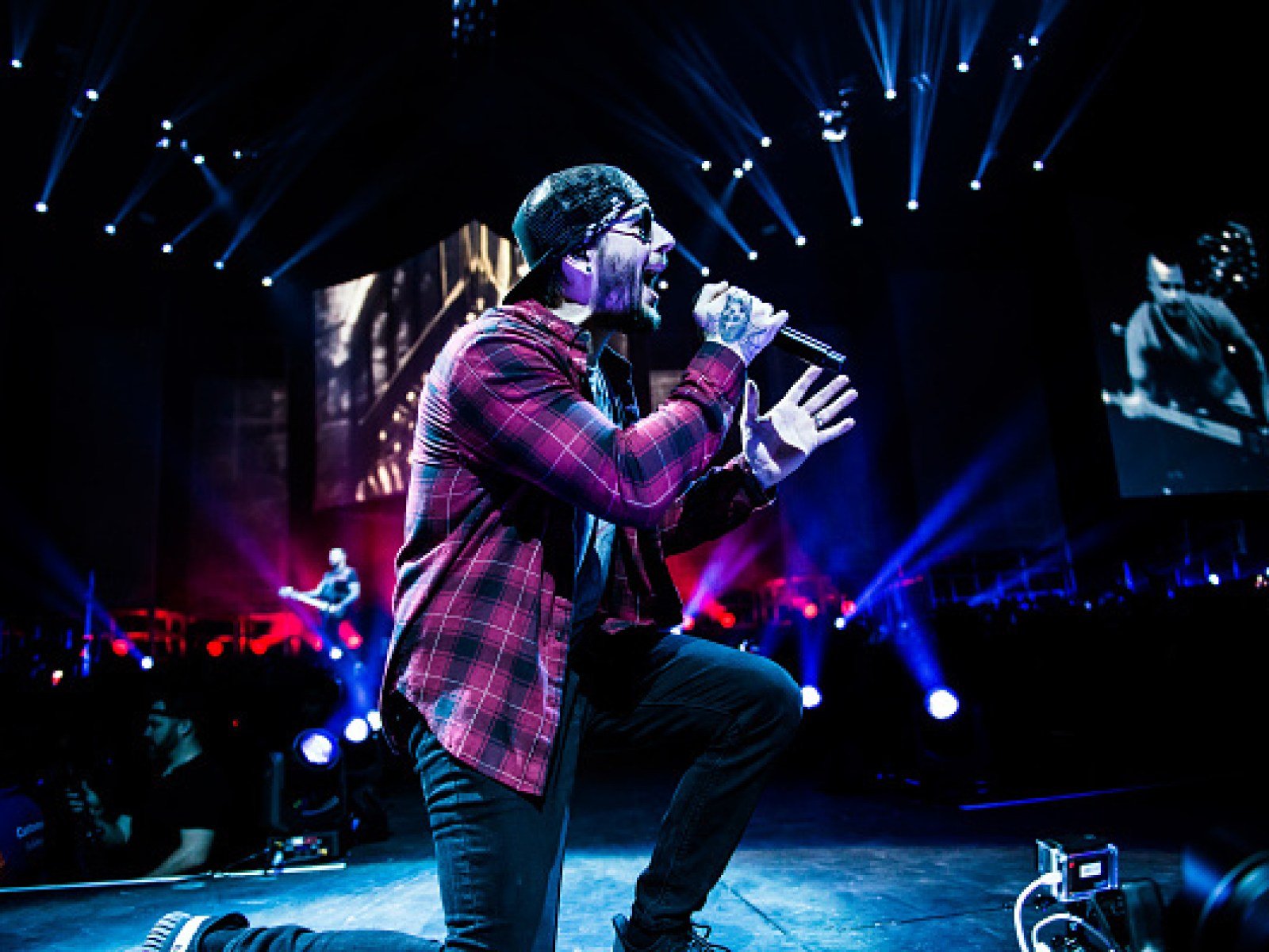 1600x1200 M. Shadows Now 2023: Age, Bio, + Avenged Sevenfold Musician Is Pro AI?