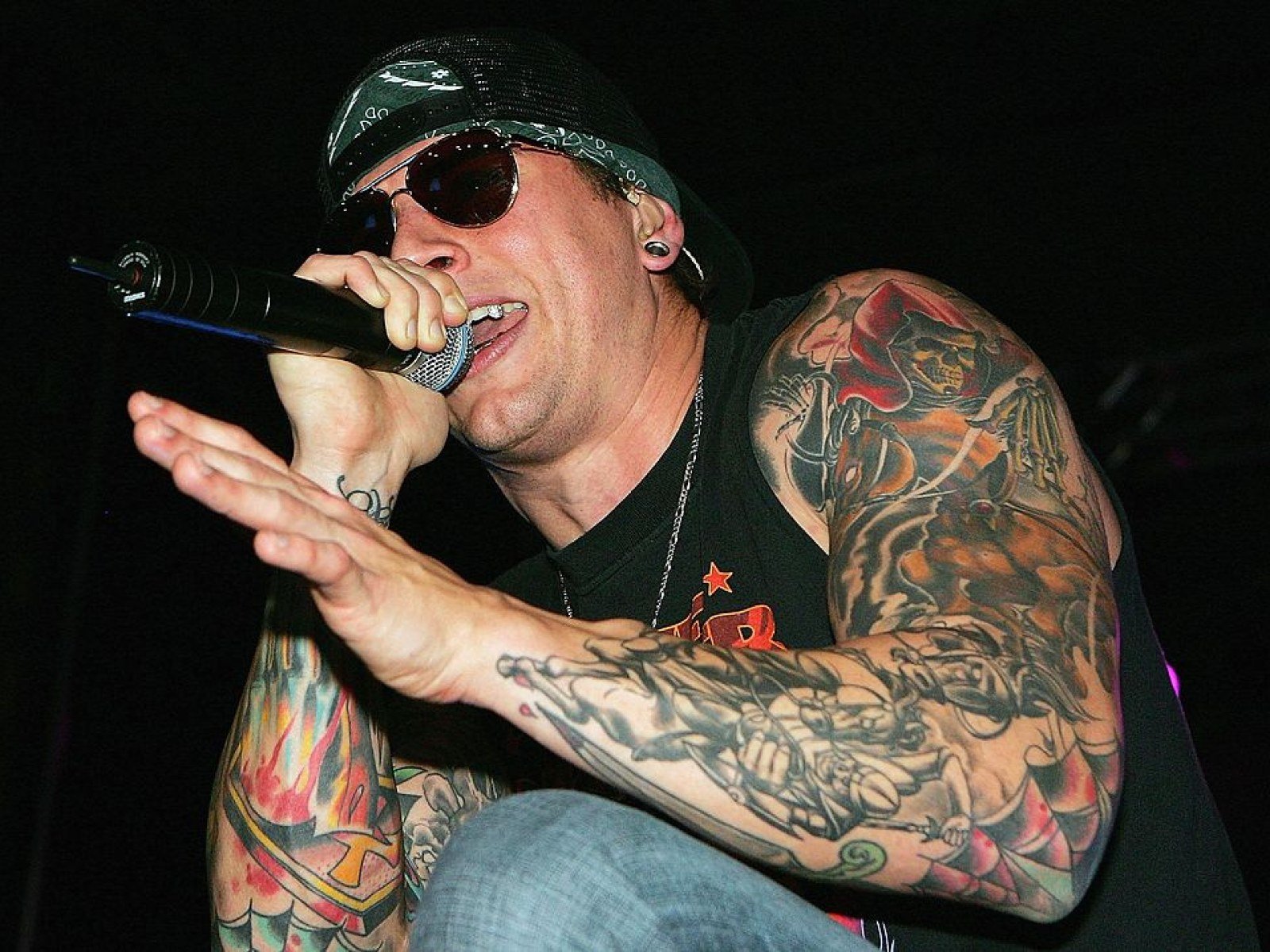 1600x1200 M. Shadows Approves of AI Music: Avenged Sevenfold Frontman Wants to Create Songs With Modern Technology
