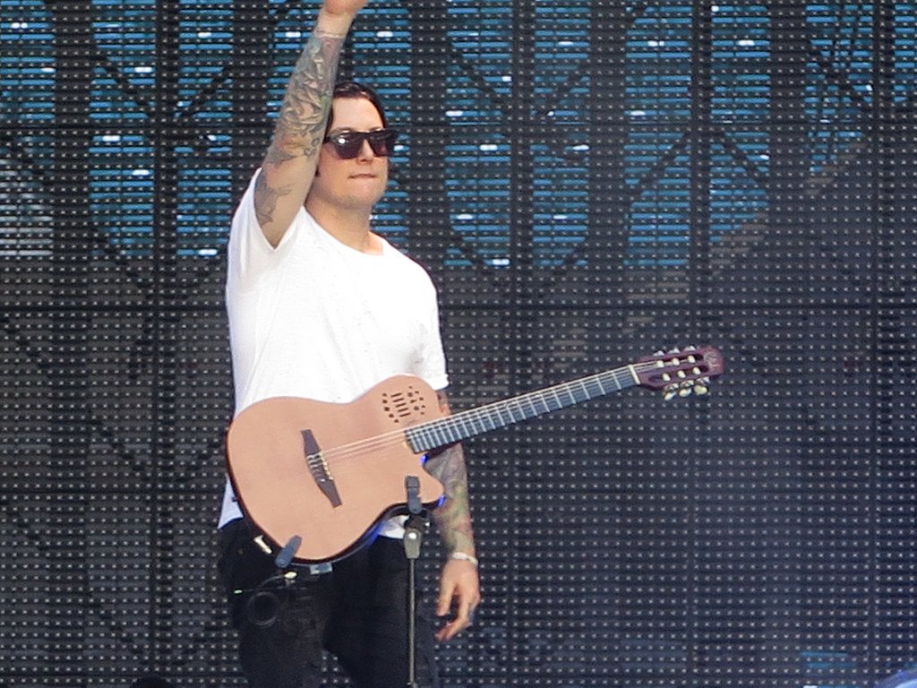 1024x768 Avenged Sevenfold. Shadows (Matthew Charles Sanders)