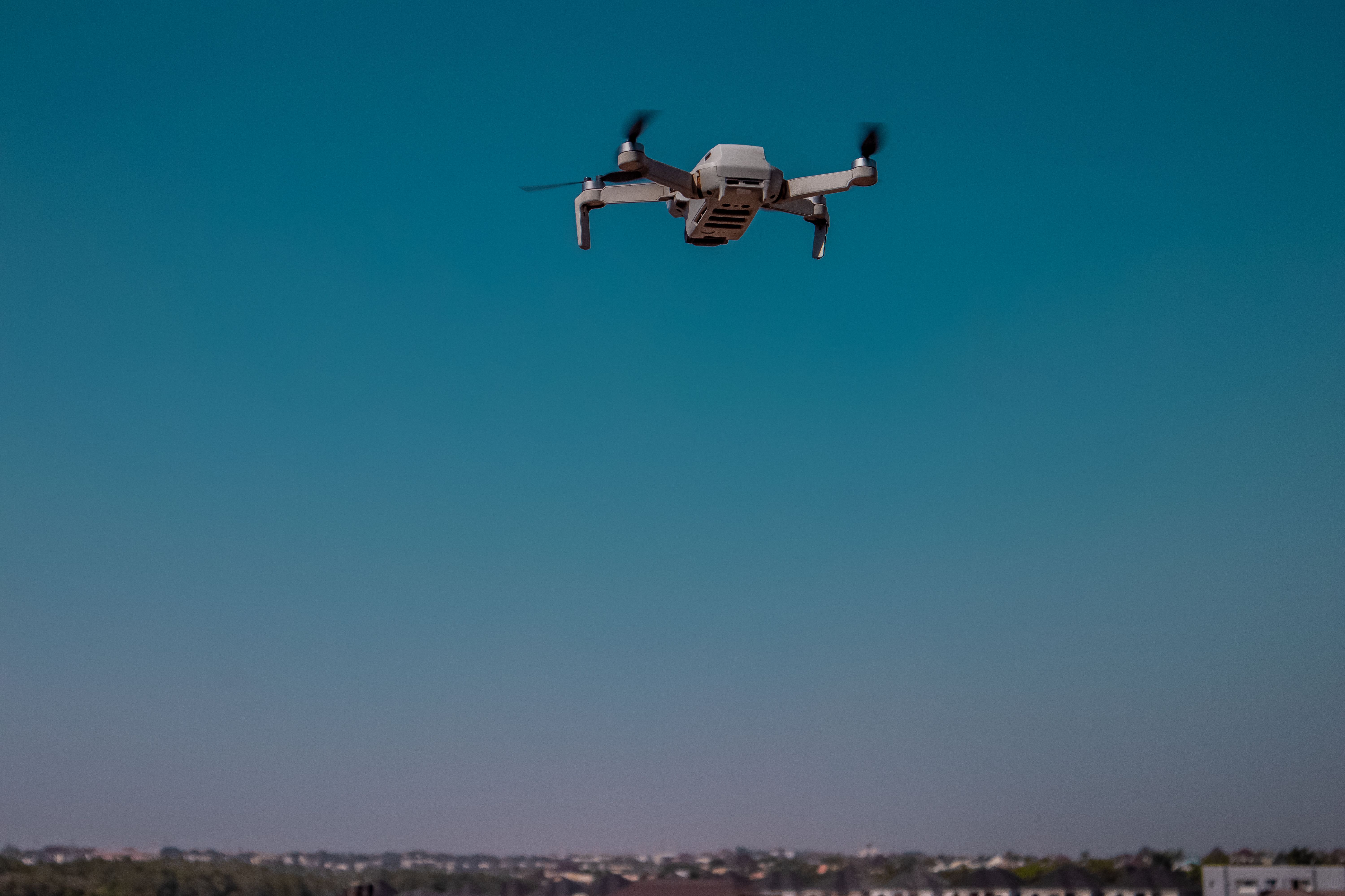 6000x4000 A DJI Mavic Mini Mid Flight · Free