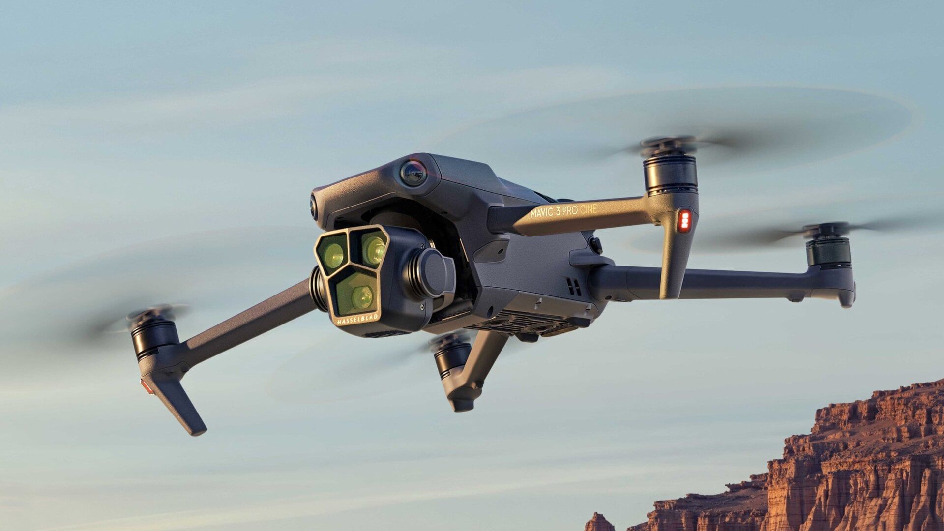 1920x1080 The DJI Mavic 3 Drone Goes Pro With the Addition of a Third Camera