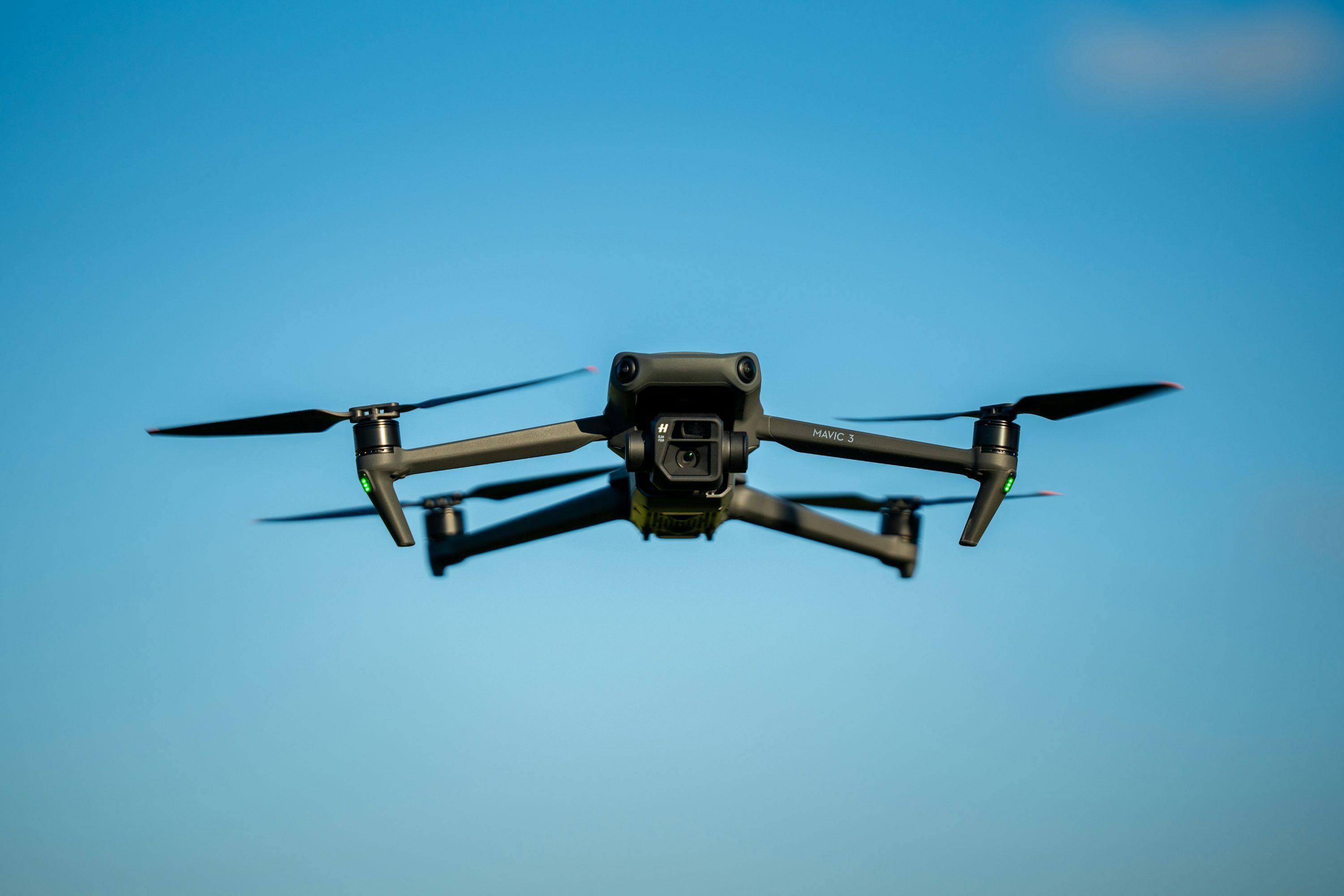 3000x2000 Mavic 3 Picture. Download Free Image