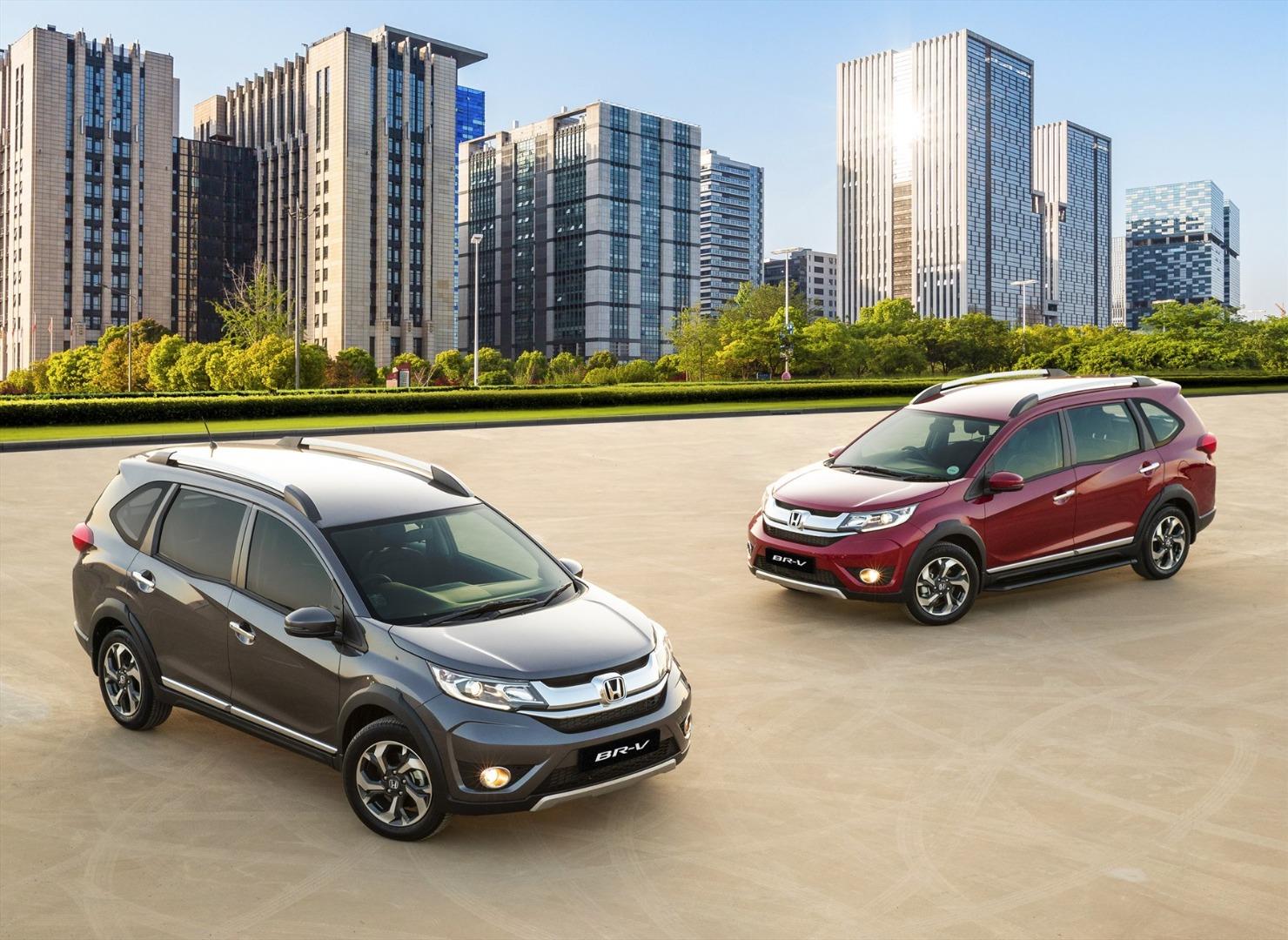 1480x1080 Honda BR V Trims Head To Head: Here's Our Winner. A Car