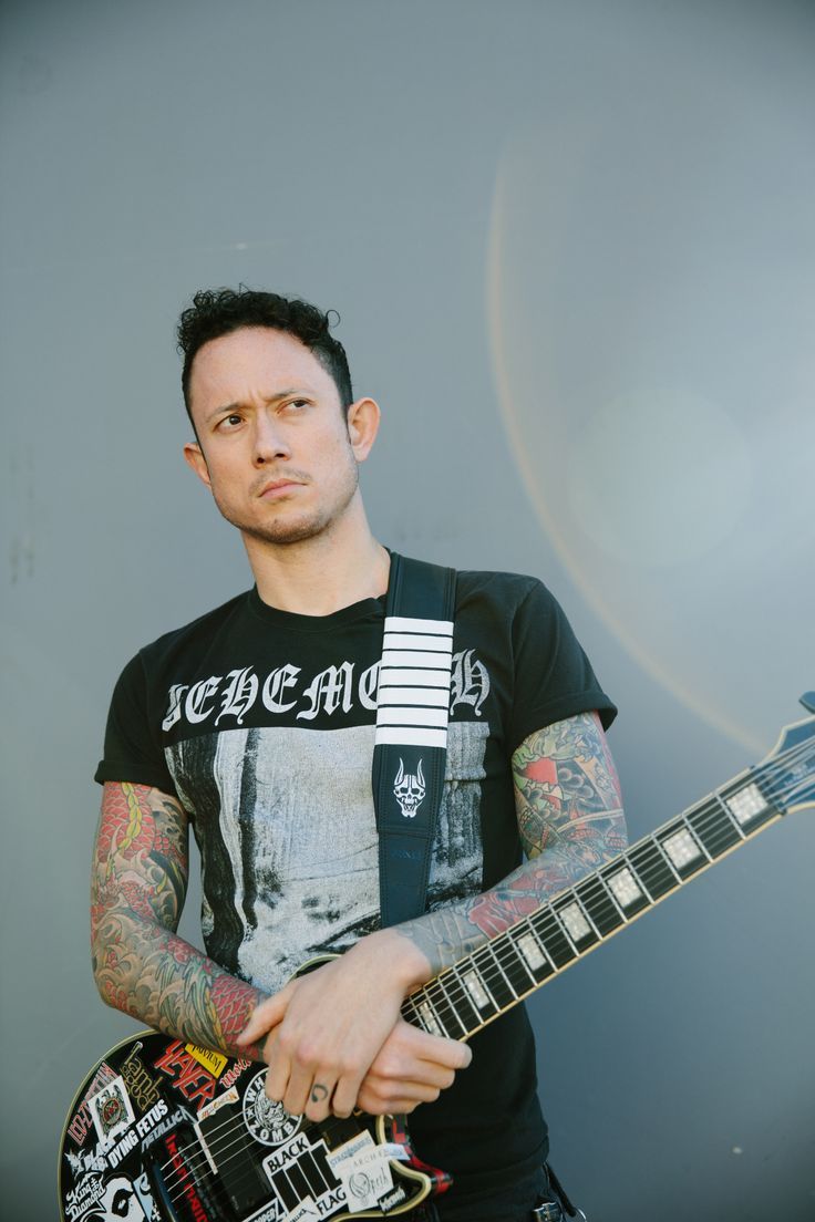 736x1104 Matt Heafy / Trivium. Signature guitar straps available