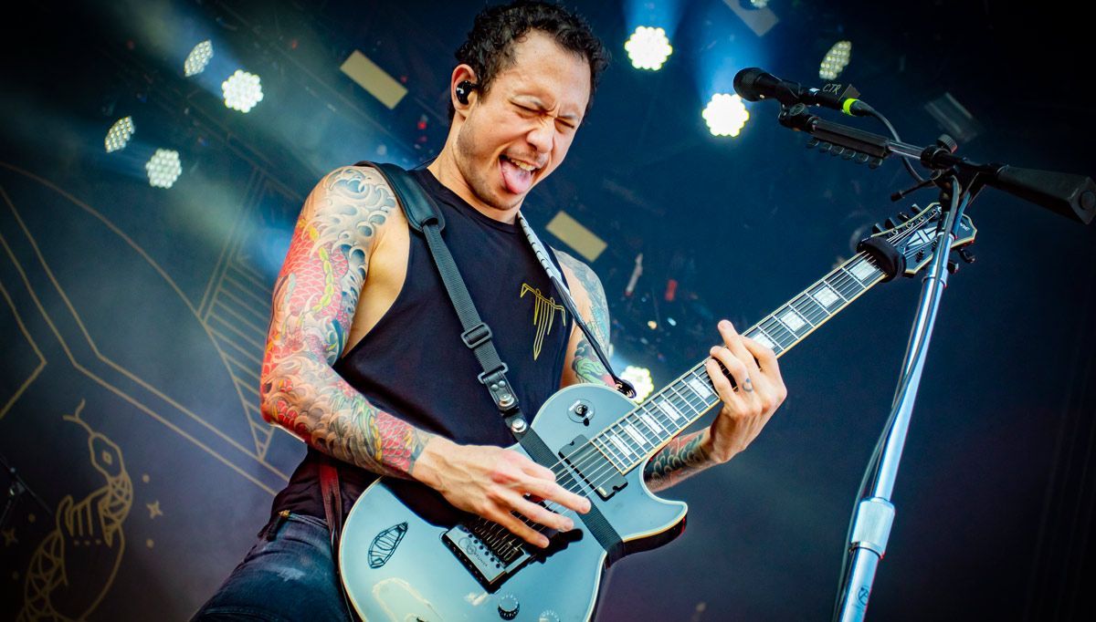 1200x682 Matt Heafy released a double guitar strap and the internet is freaking out about it