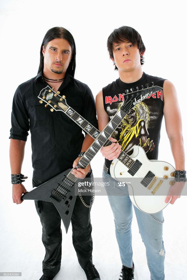 736x1104 TRIVIUM: Corey Beaulieu & Matt Heafy in Music Band. Corey empire records, Xray spex band